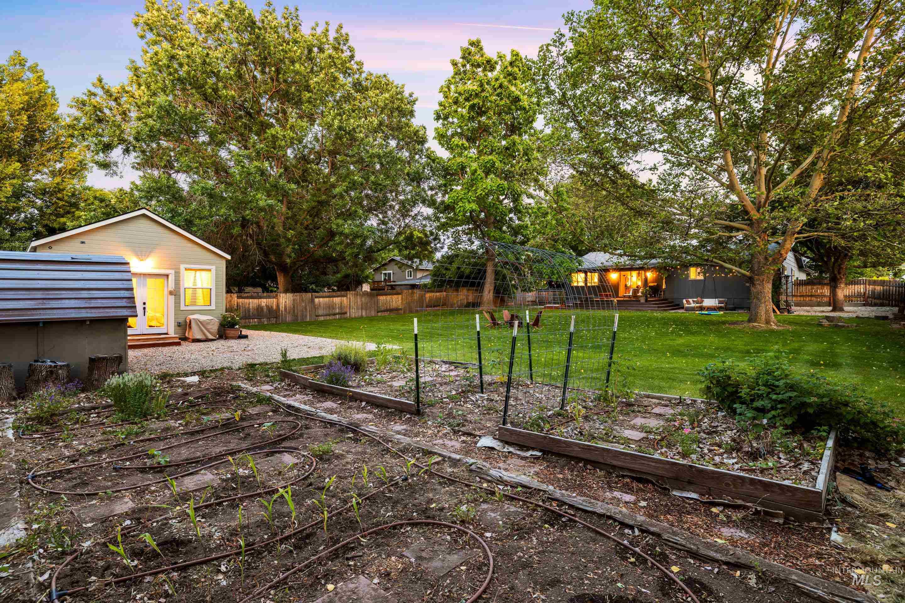11078 W Tioga St Property Photo 35
