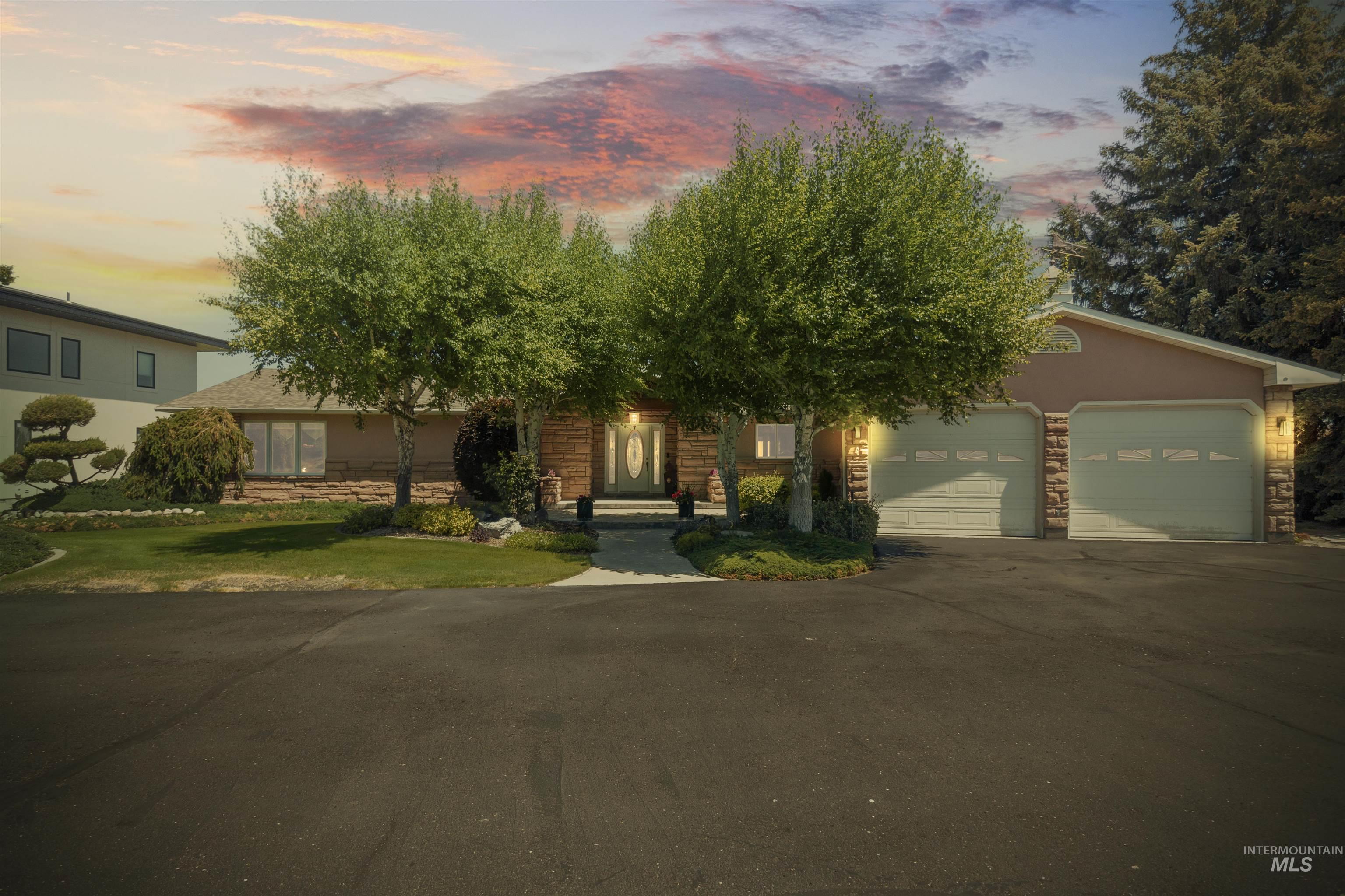 15 Van Engelen Rd Property Photo 3