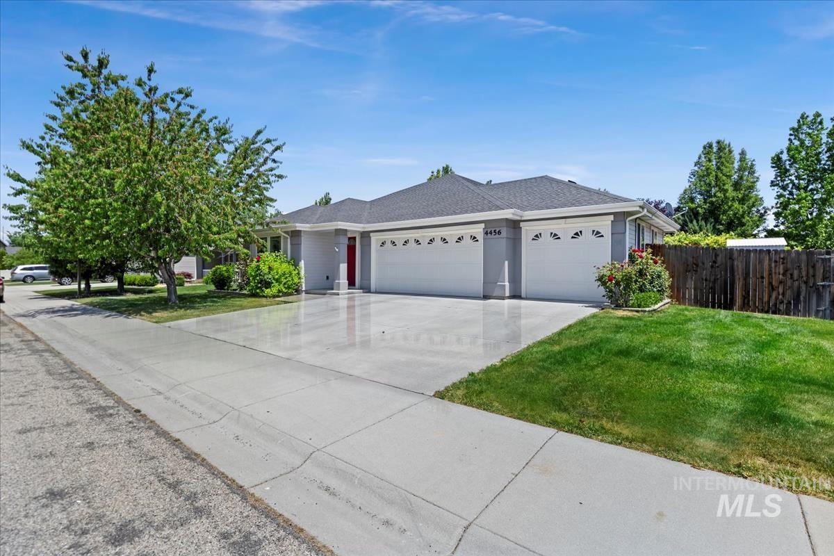 4456 N Weston Ave Property Photo 1