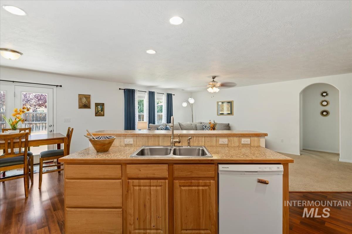 4456 N Weston Ave Property Photo 12