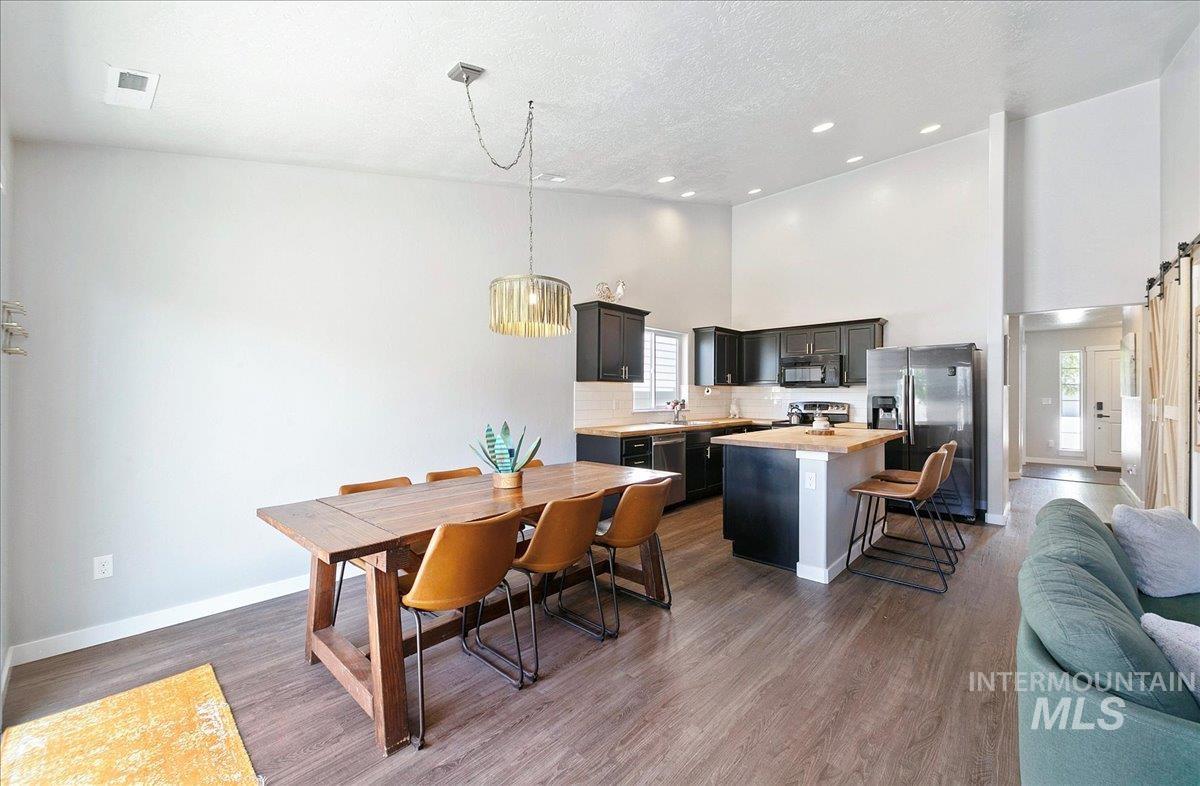 5053 N Maplestone Ave. Property Photo 11