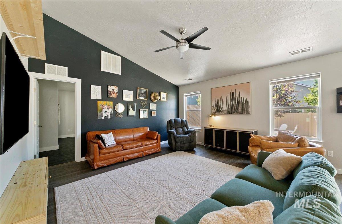 5053 N Maplestone Ave. Property Photo 16