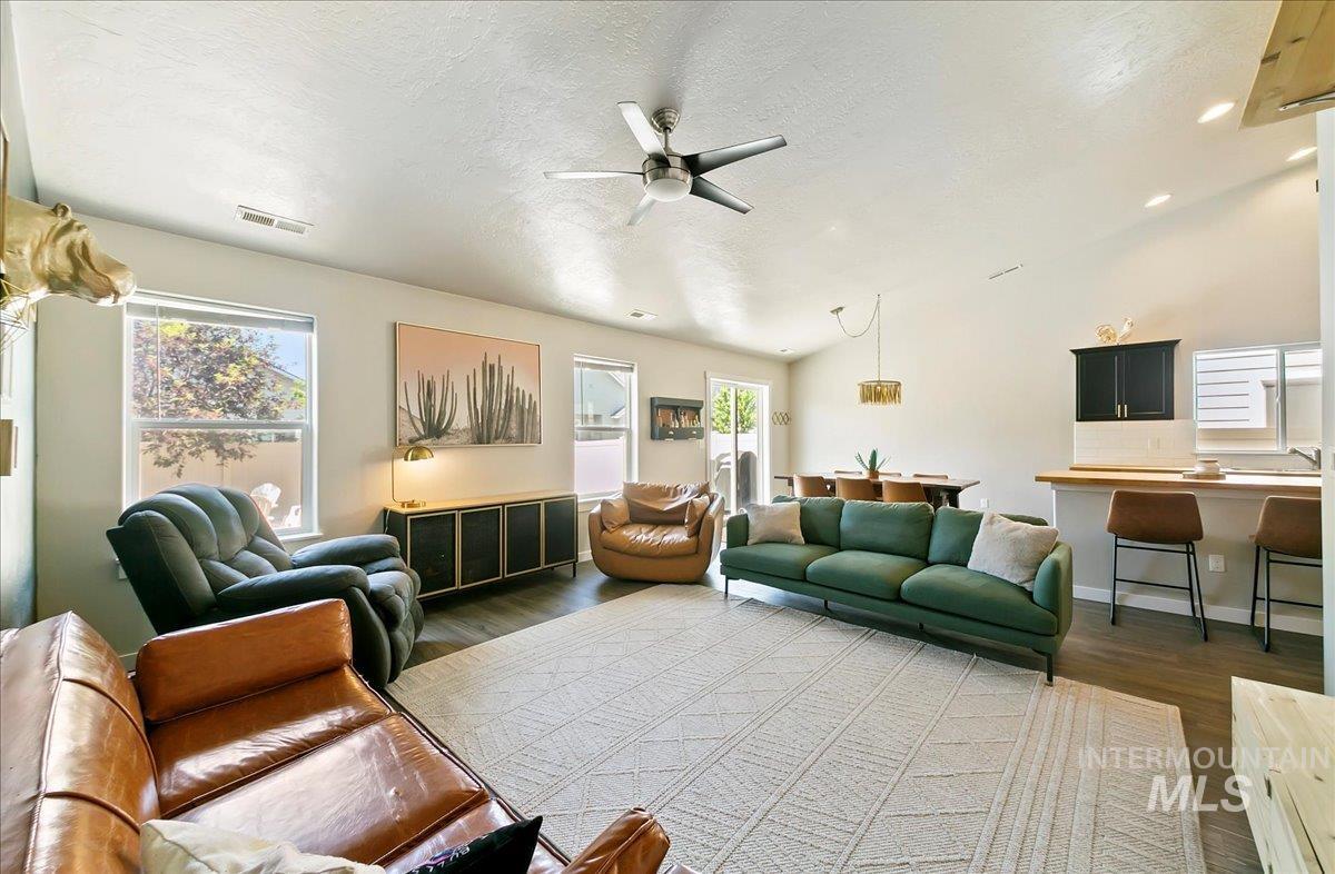 5053 N Maplestone Ave. Property Photo 17