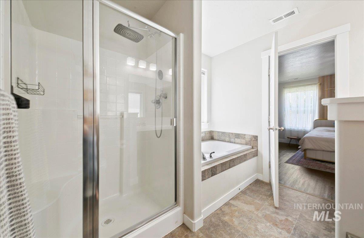 5053 N Maplestone Ave. Property Photo 23