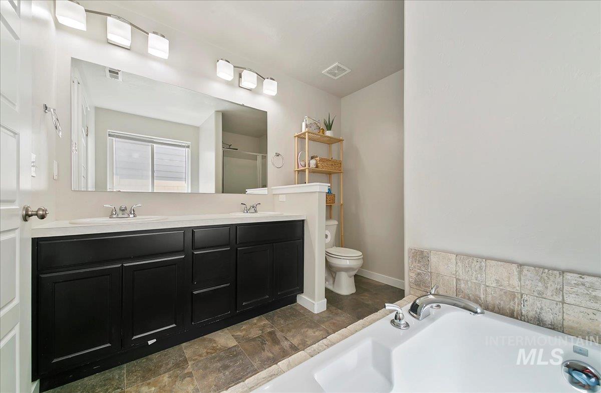 5053 N Maplestone Ave. Property Photo 24