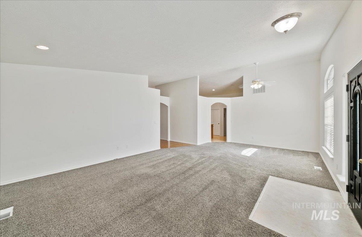 431 N David Frost St Property Photo 3
