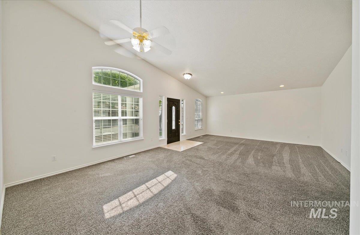 431 N David Frost St Property Photo 5