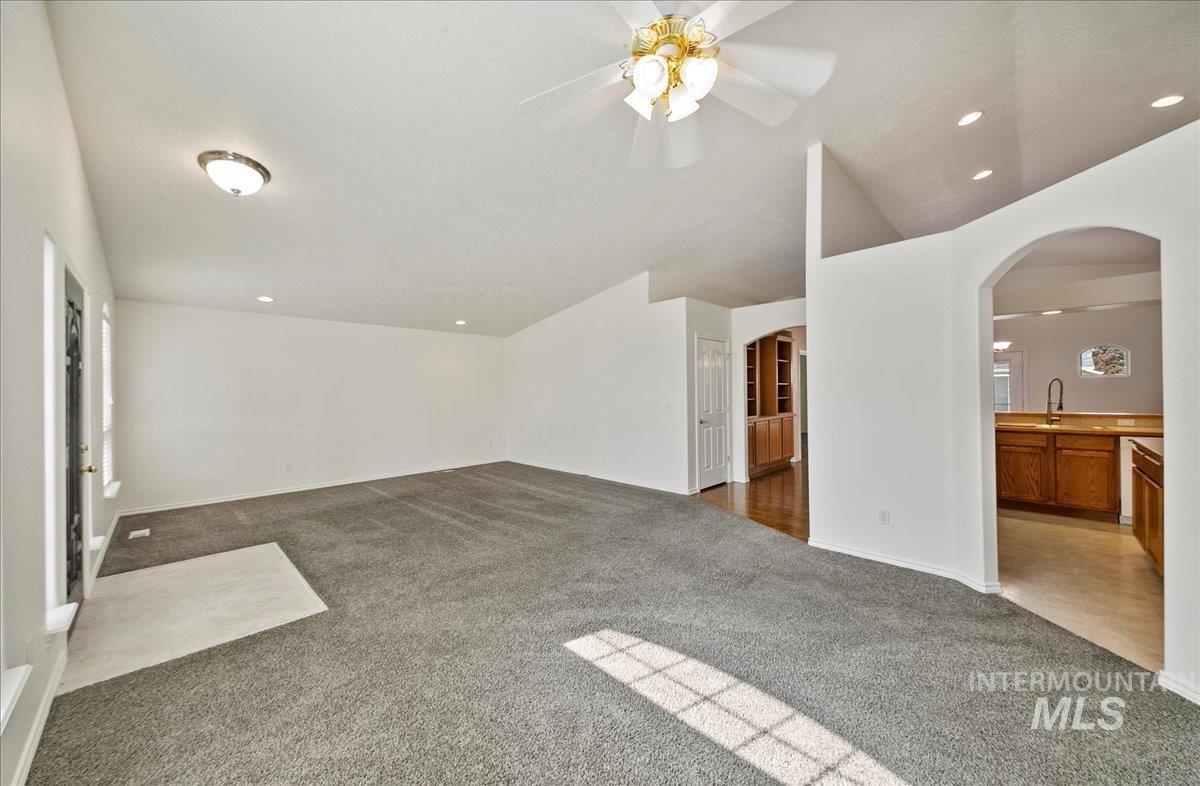 431 N David Frost St Property Photo 6