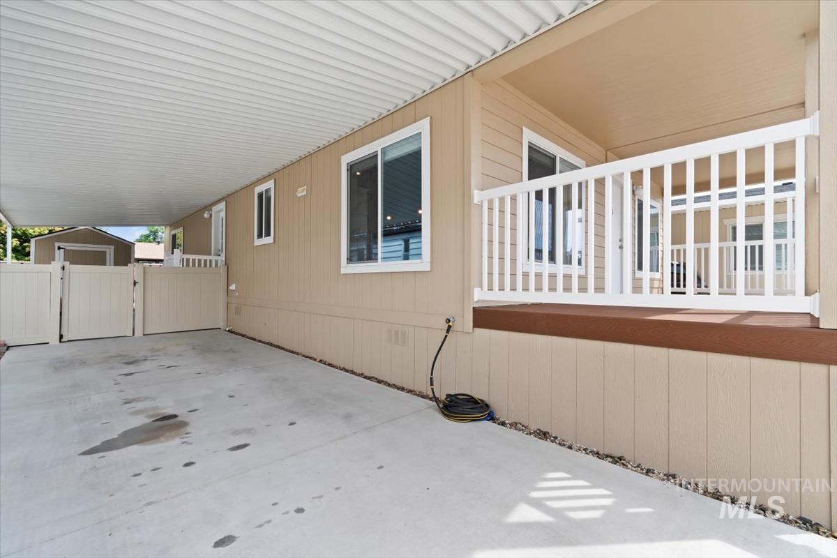 2401 S Owyhee St Property Photo 24