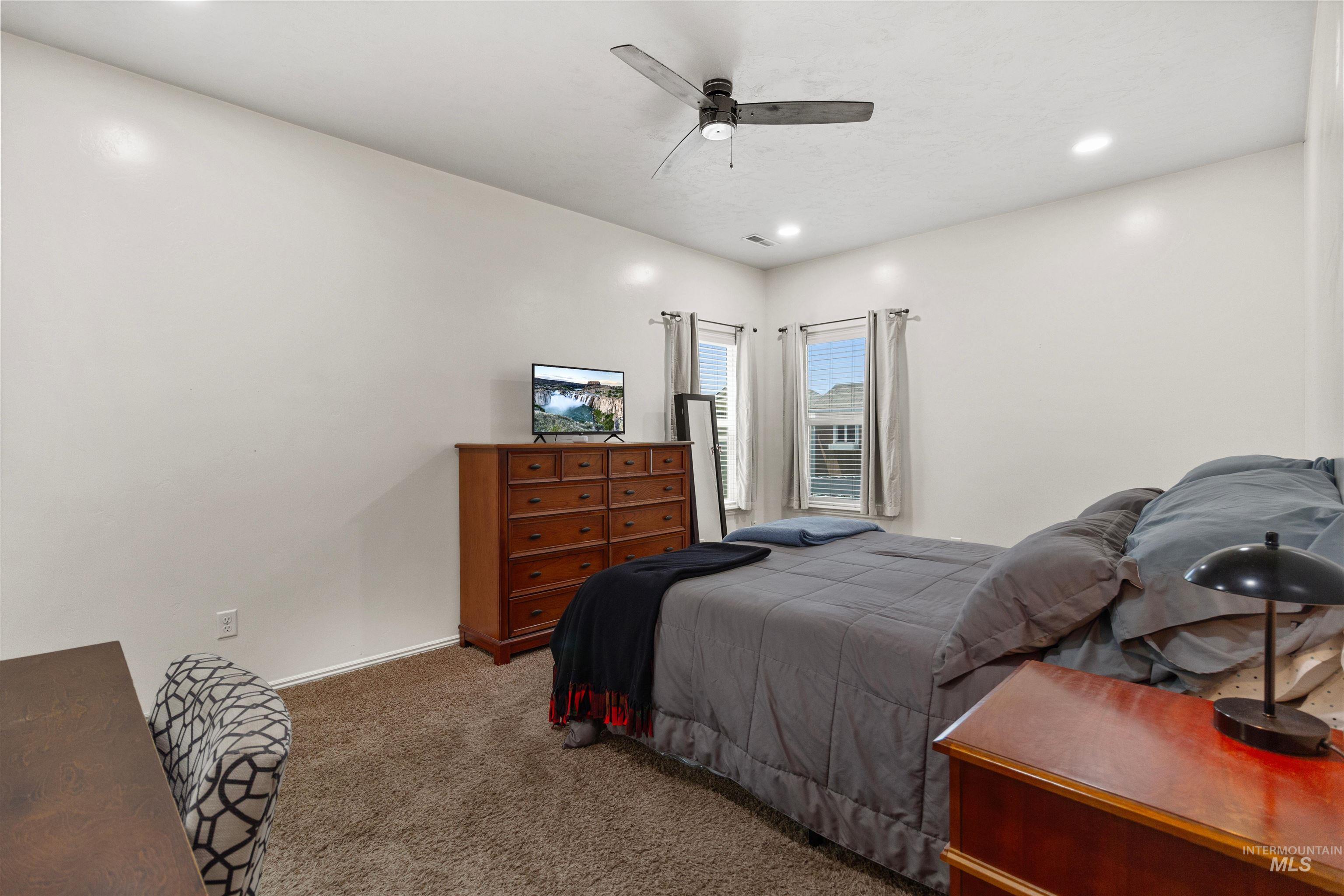 420 Cayuse Creek Dr Property Photo 18