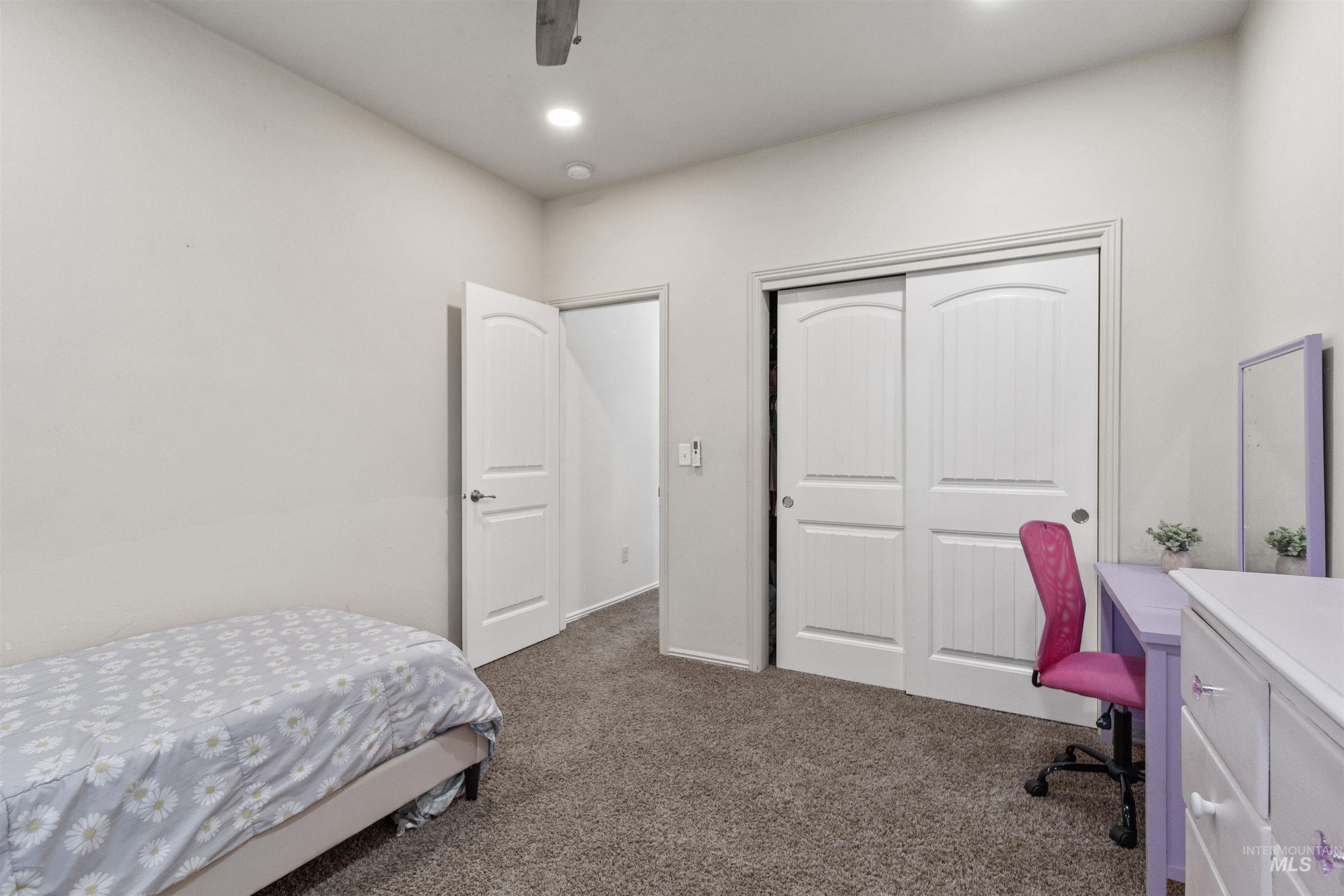 420 Cayuse Creek Dr Property Photo 25