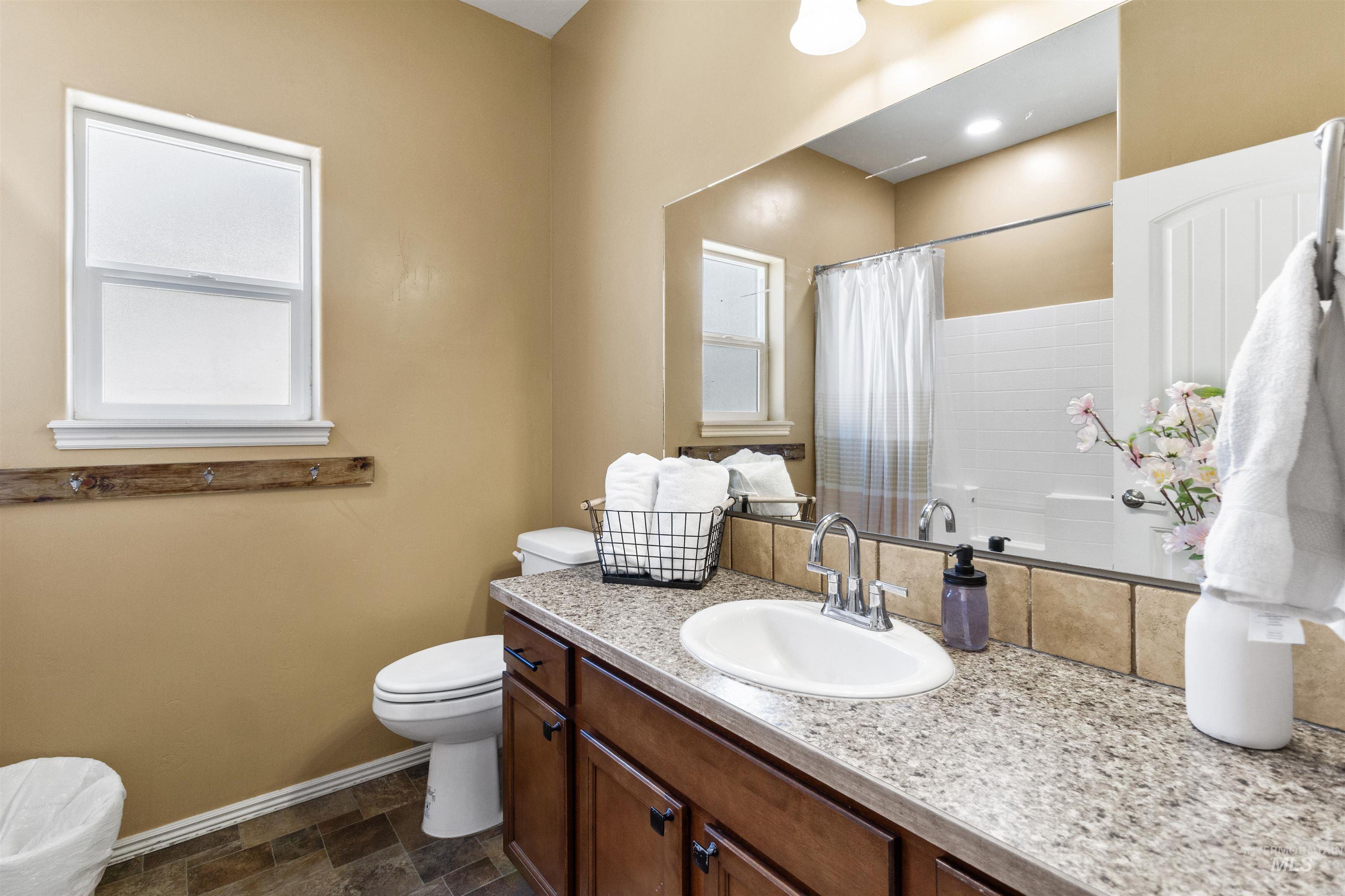 420 Cayuse Creek Dr Property Photo 27