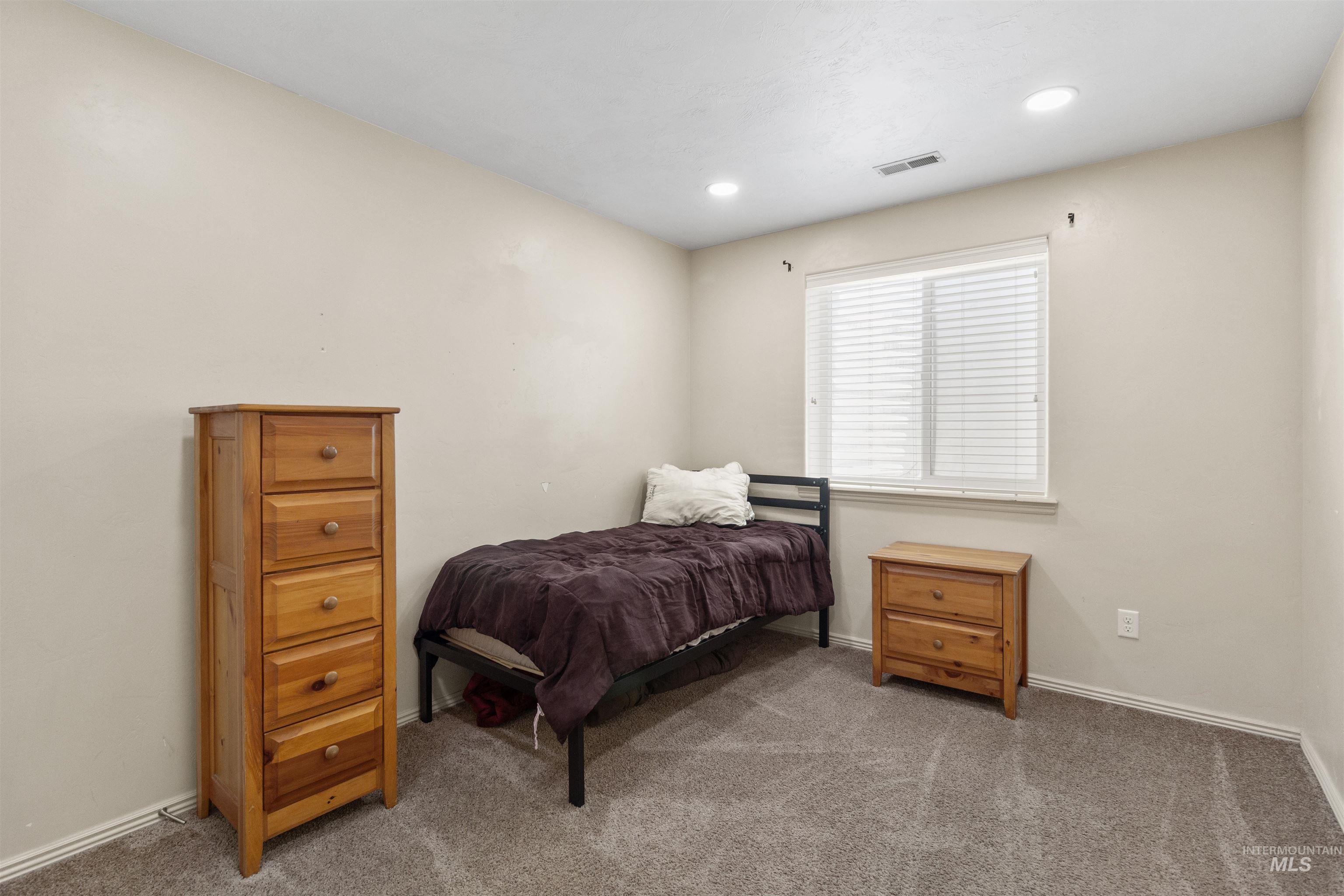 420 Cayuse Creek Dr Property Photo 34