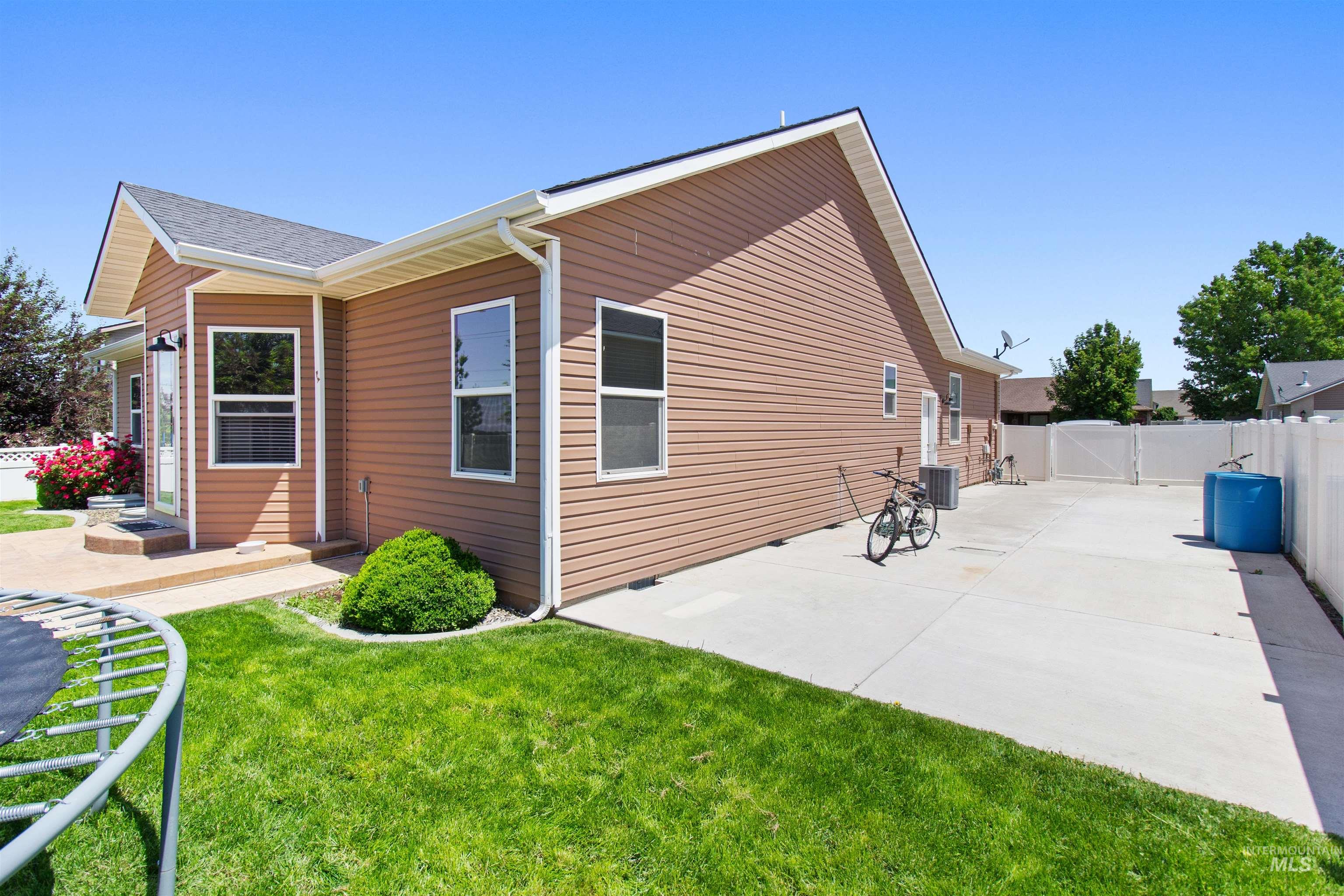 420 Cayuse Creek Dr Property Photo 43