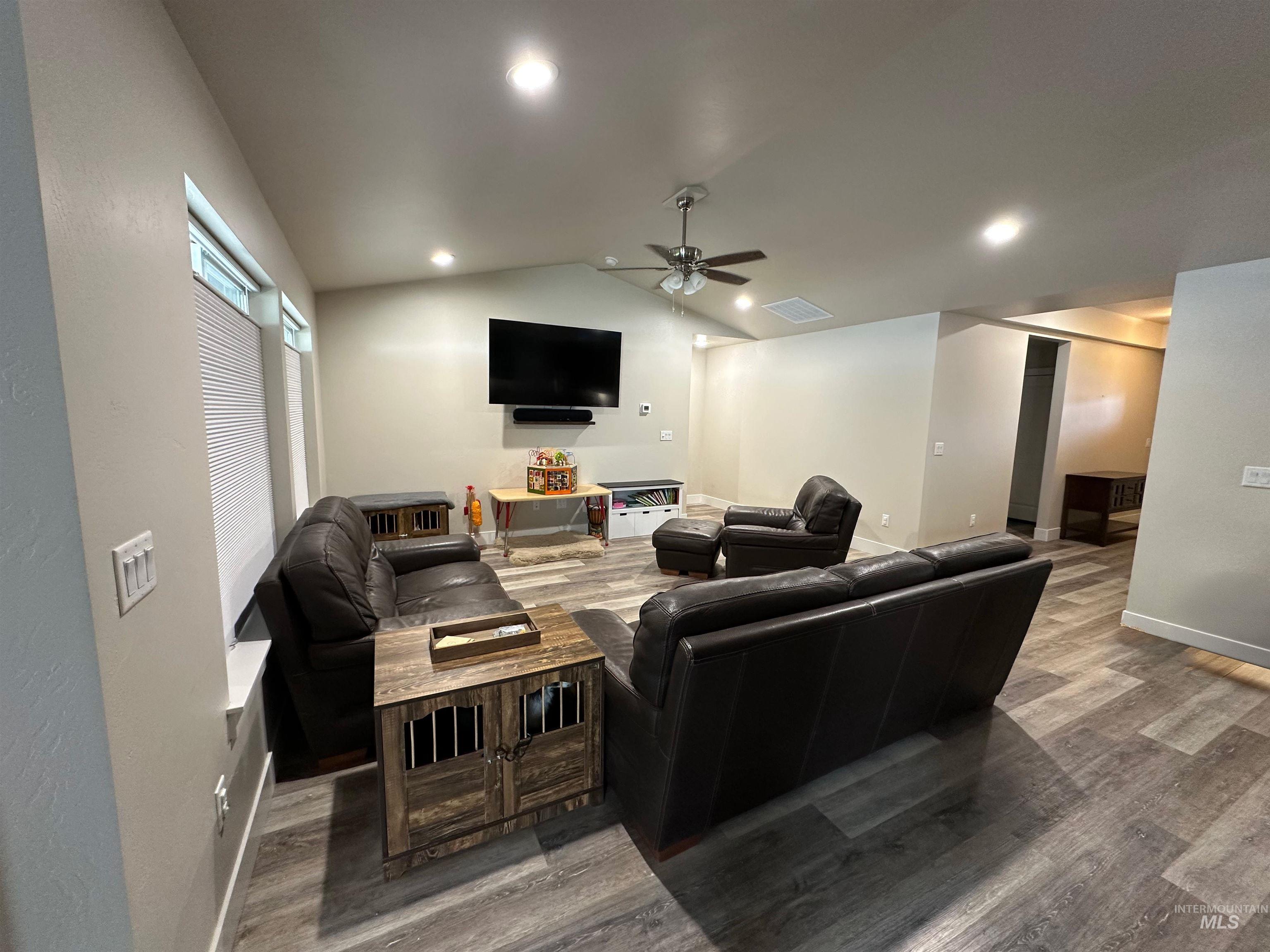 840 Cottonridge Way Property Photo 3