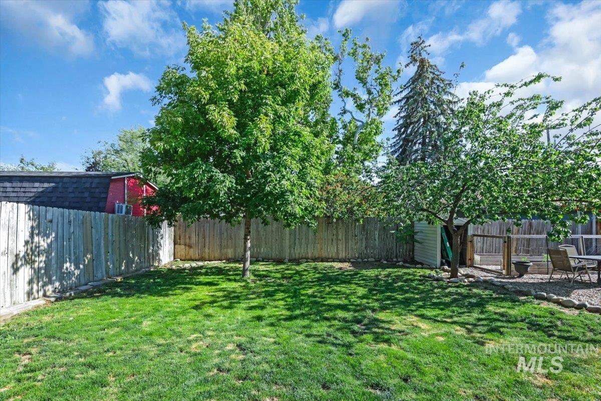 1315 E Lincoln Ave Property Photo 22