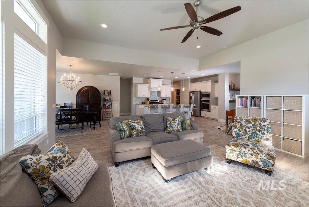 11078 White River Street Property Photo 8