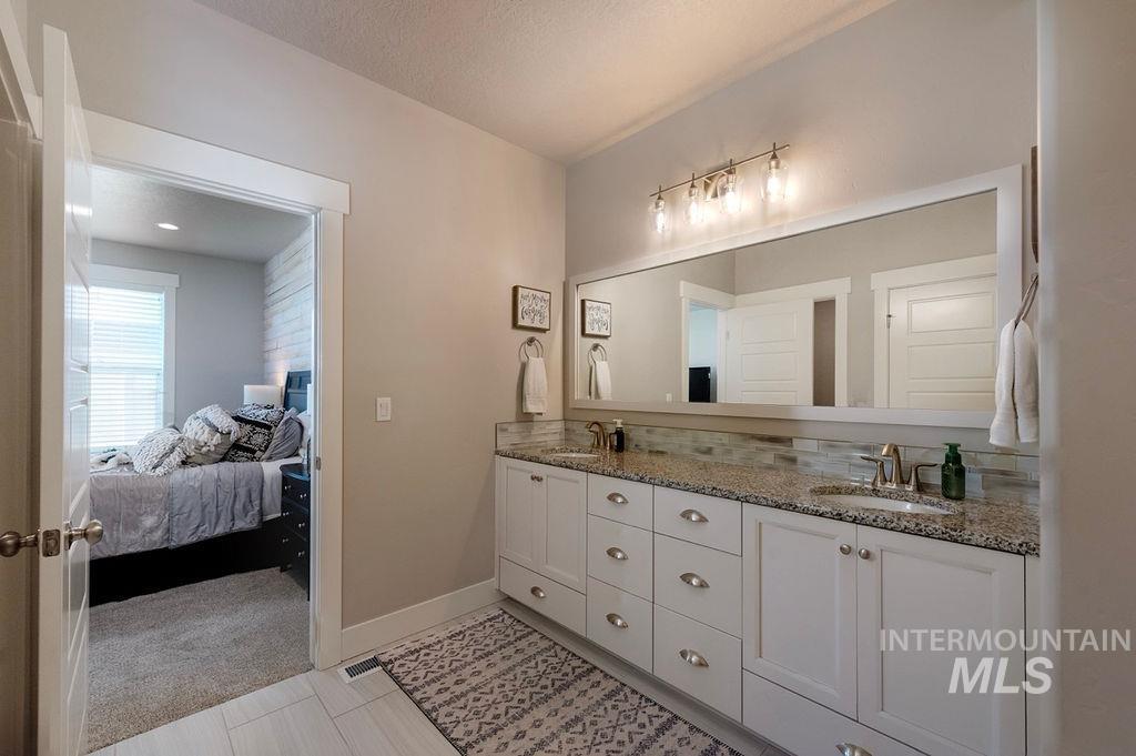 11078 White River Street Property Photo 12