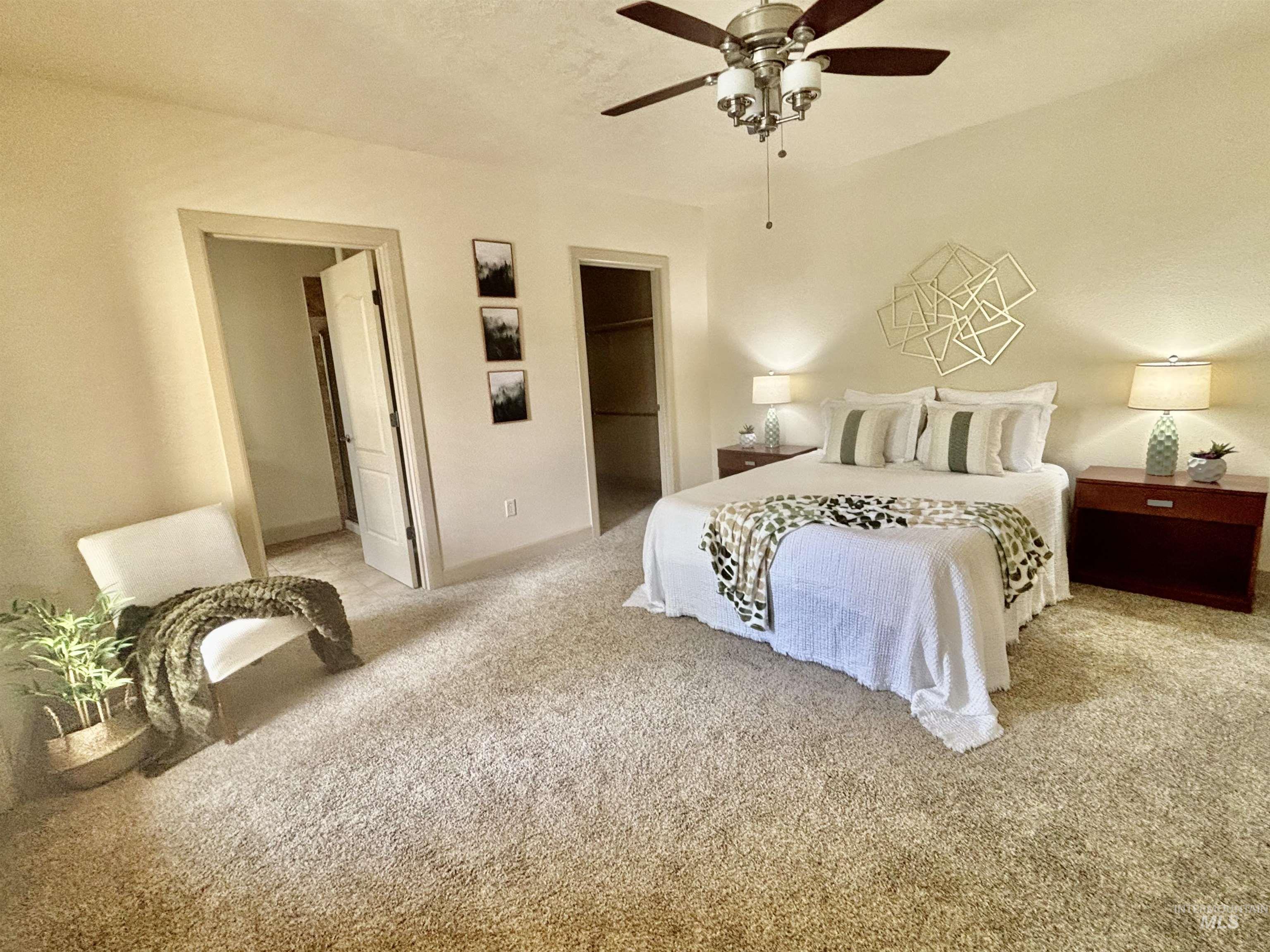 1274 E Winding Creek Drive Property Photo 4