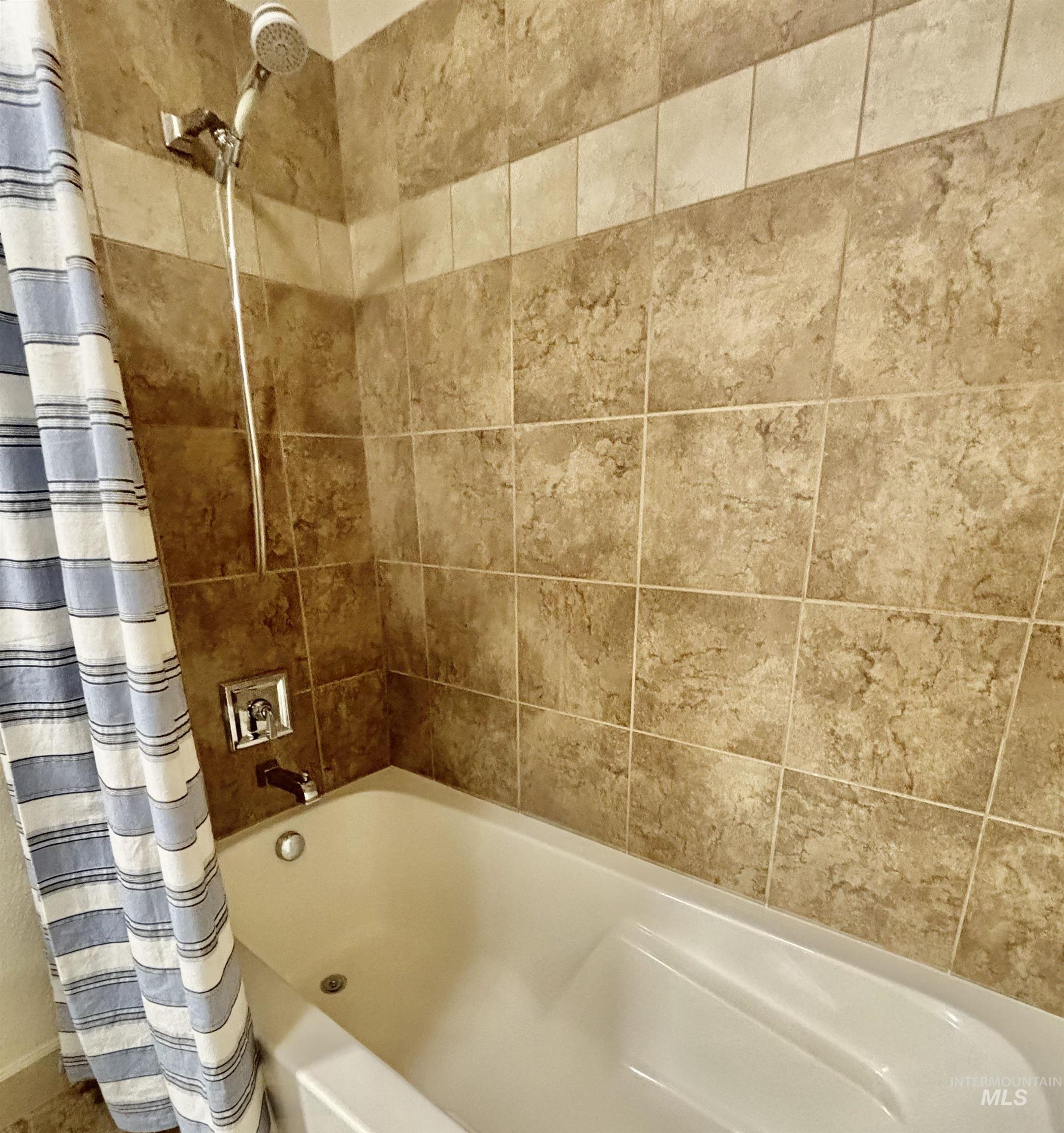 1274 E Winding Creek Drive Property Photo 22