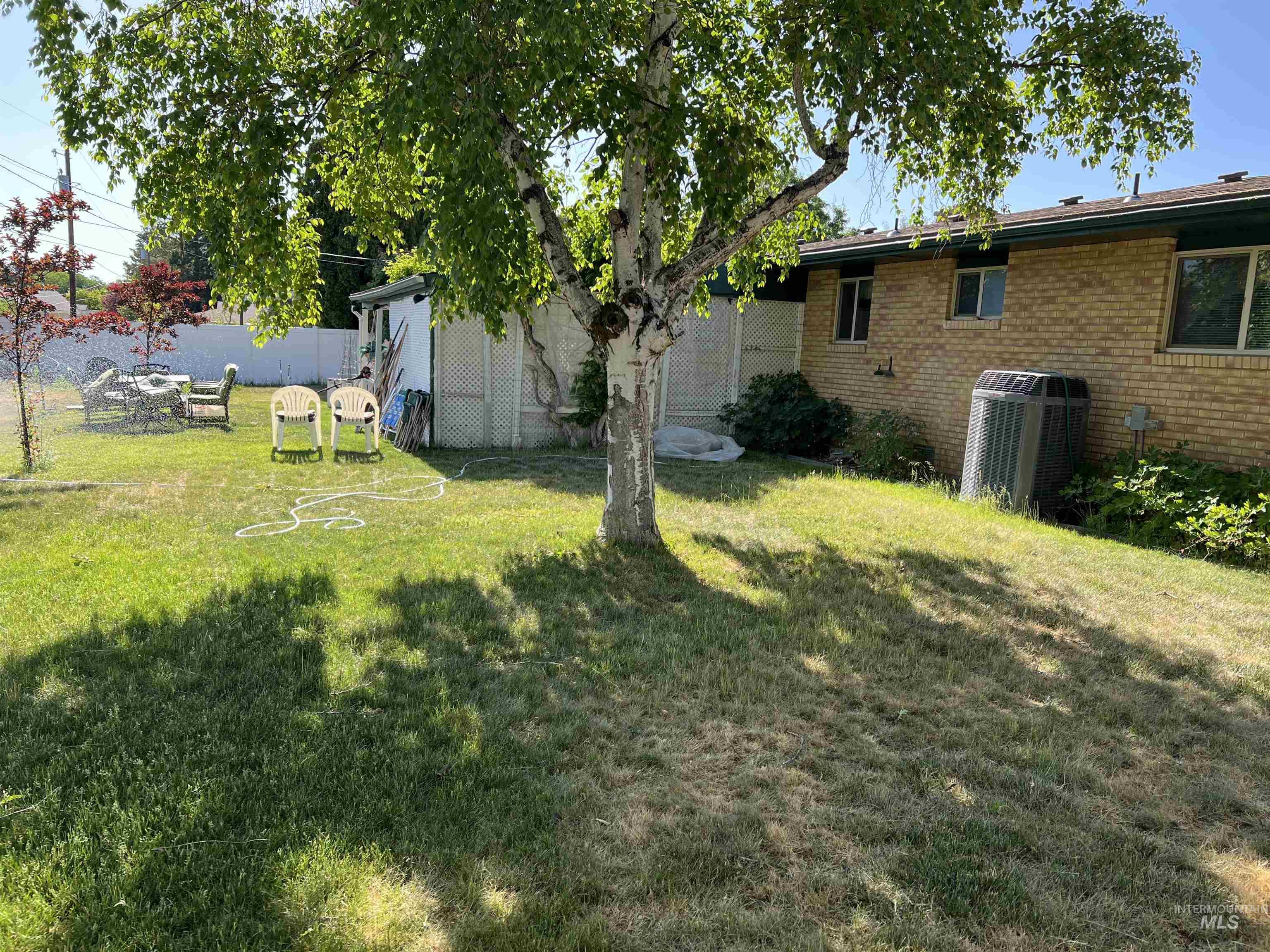 1423 Holly Dr Property Photo 6