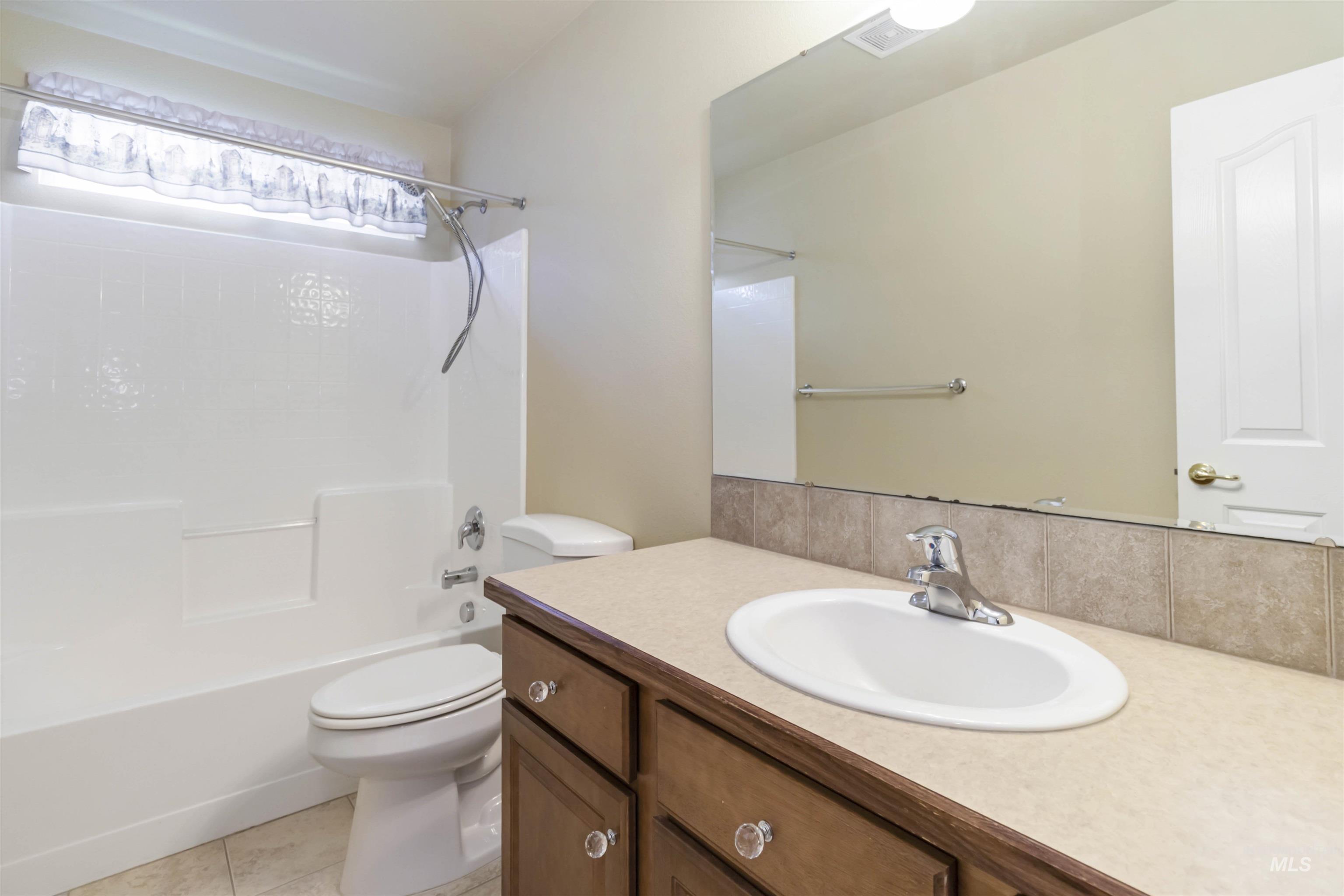 421 N David Frost St Property Photo 28