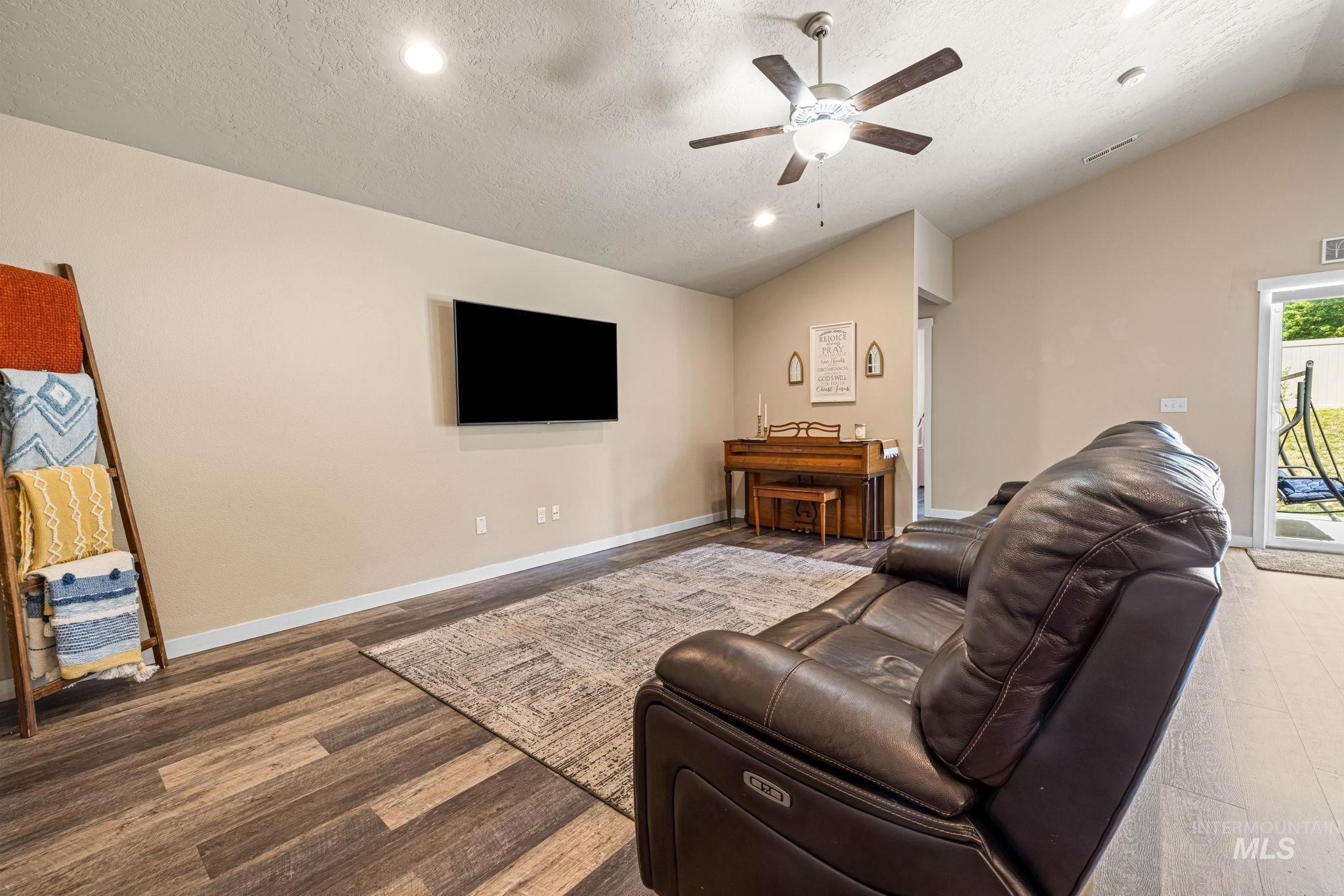 16848 Loggia Ave. Property Photo 6