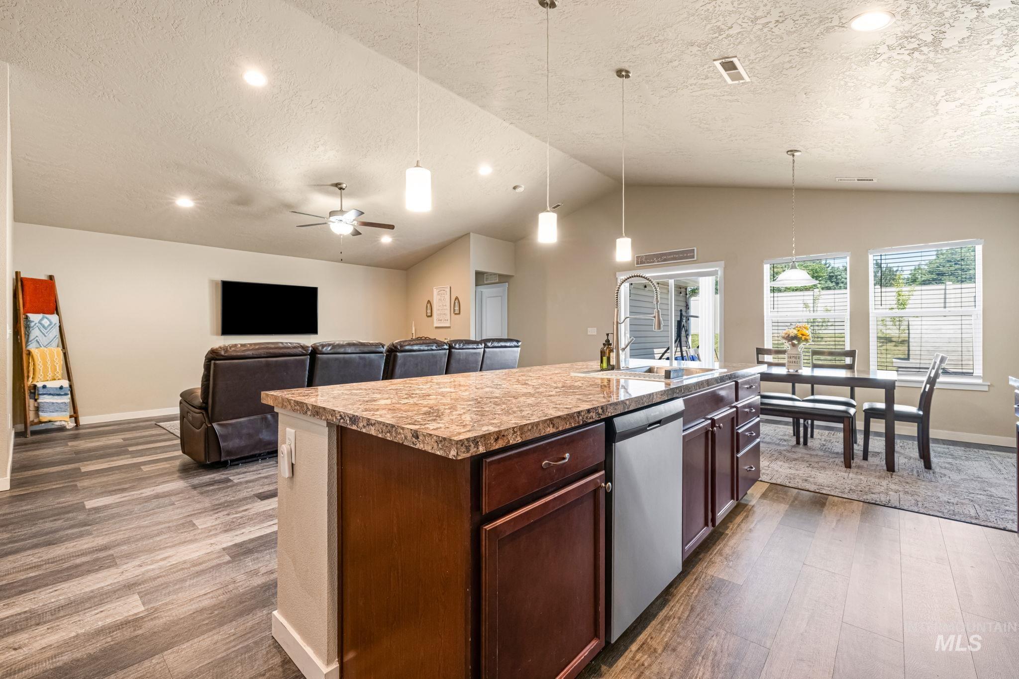 16848 Loggia Ave. Property Photo 8