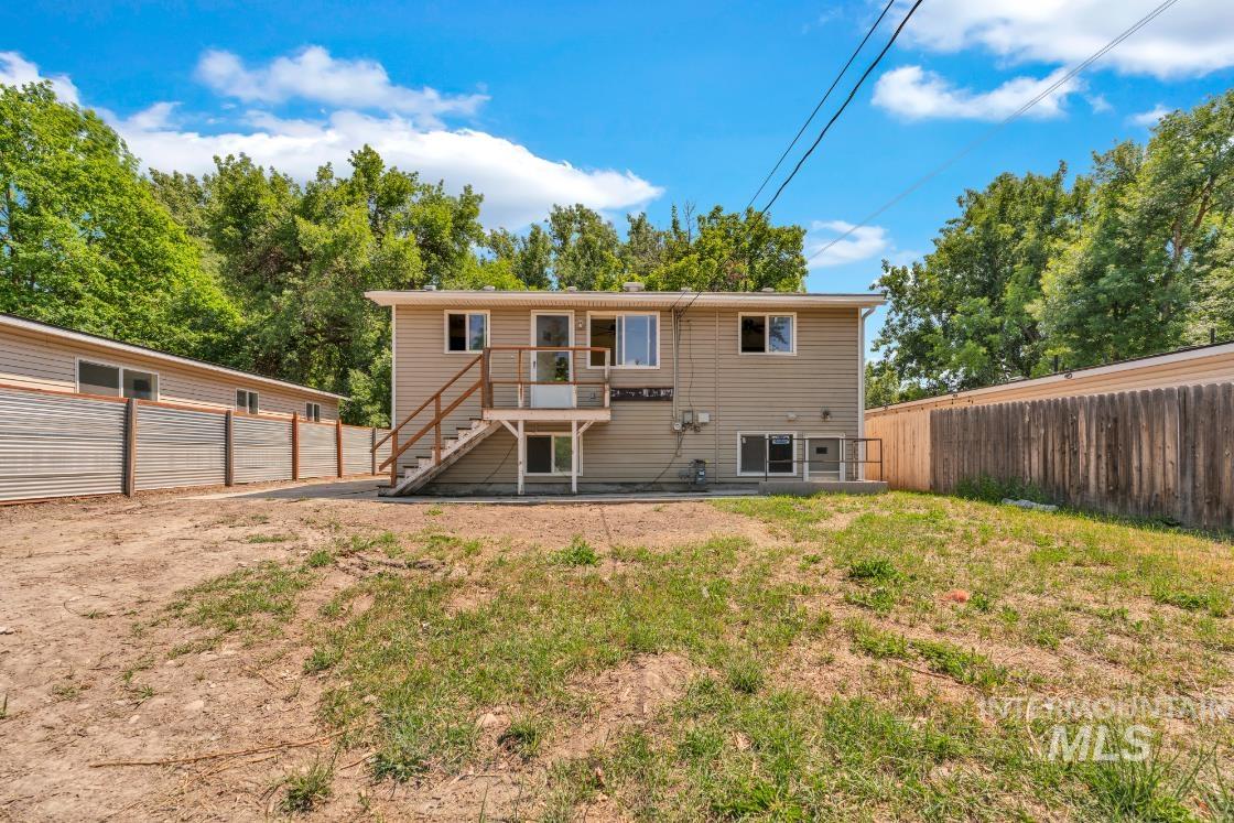 4690 Willow Ln Property Photo 11