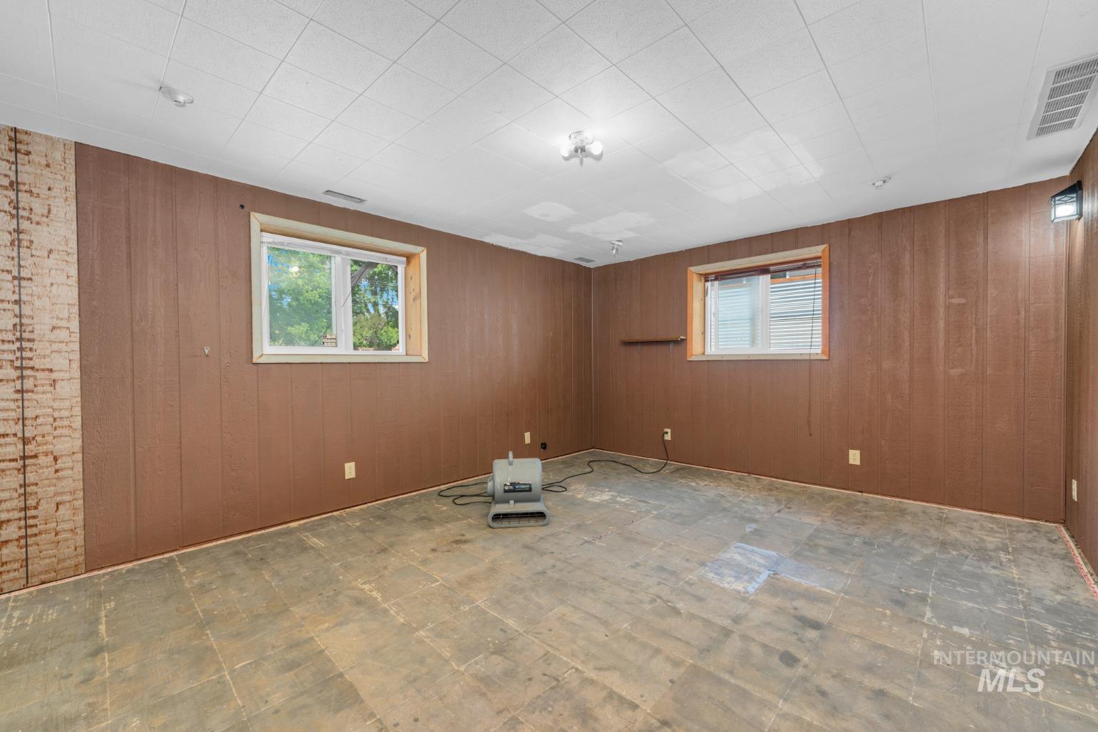 4690 Willow Ln Property Photo 24
