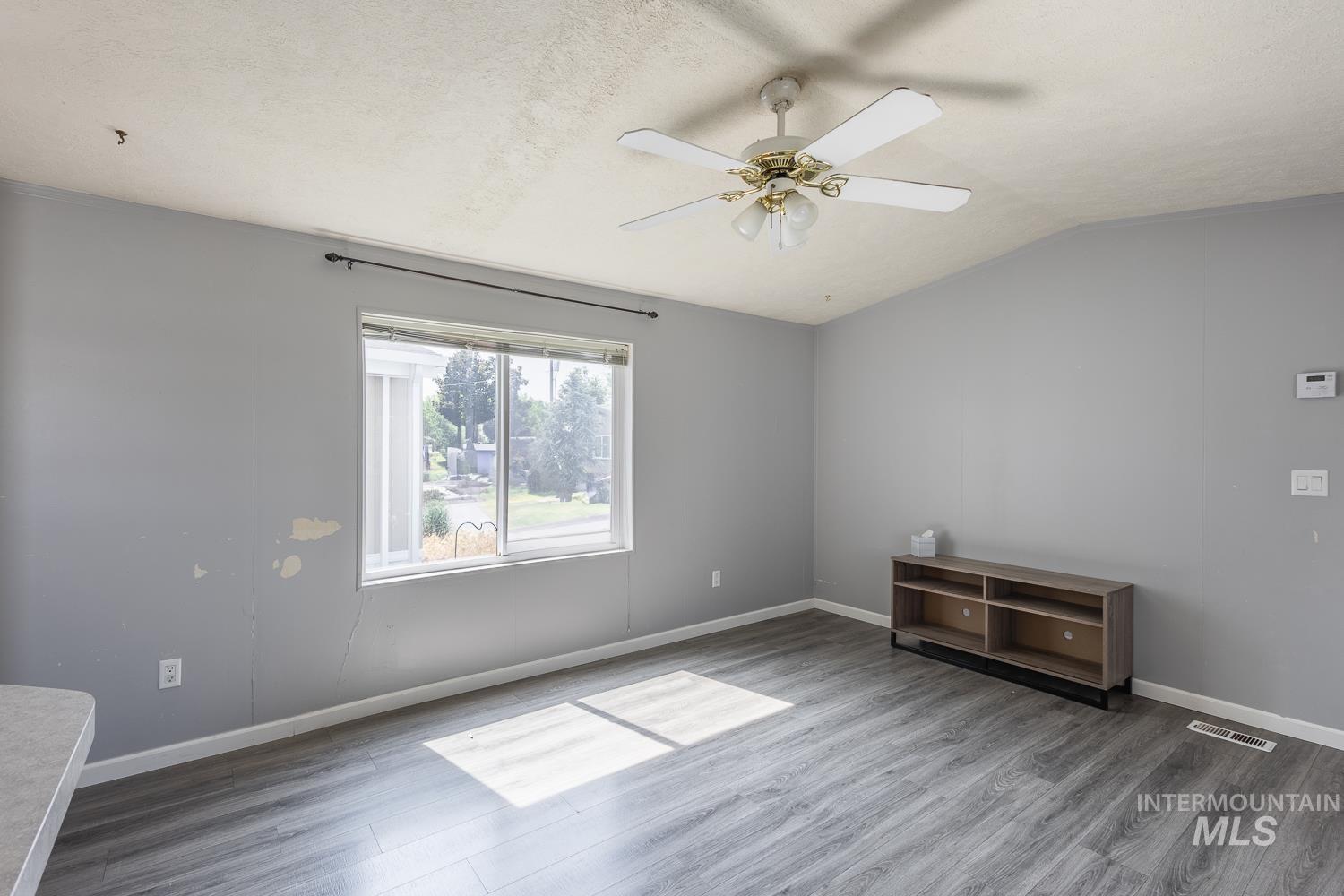 5209 W Targee St #18 Property Photo 11