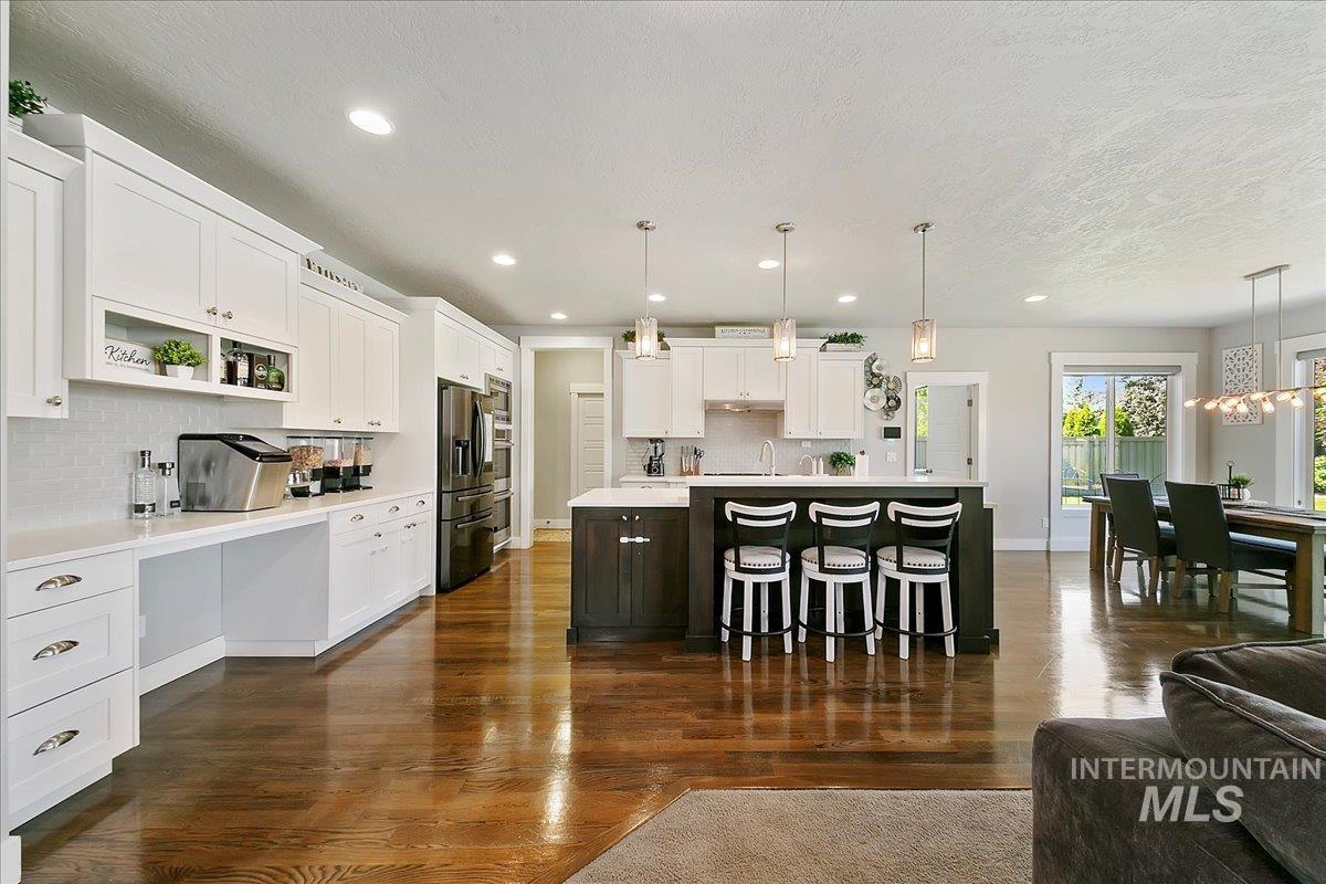 5347 S Tavistock Avenue Property Photo 9