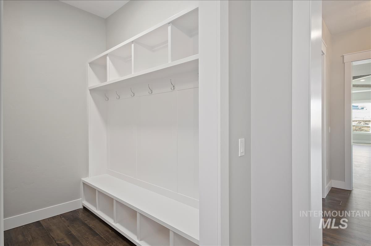 2843 E Murchison St Property Photo 18