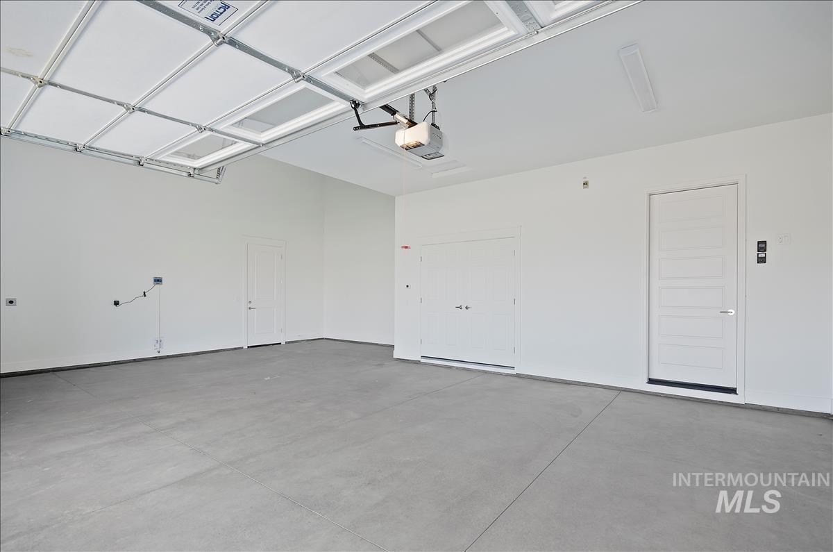 2843 E Murchison St Property Photo 19