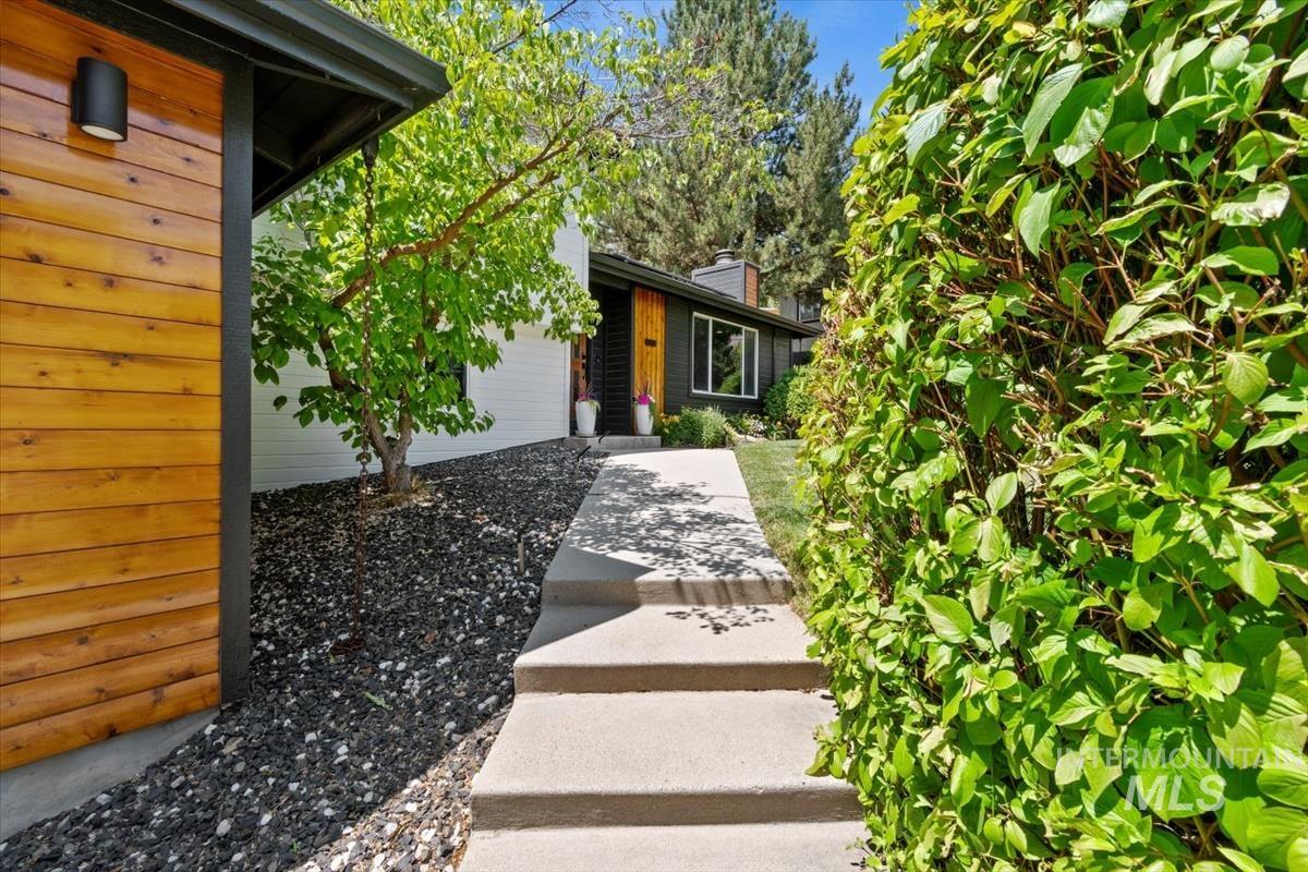 3110 E Stone Point Dr Property Photo 4