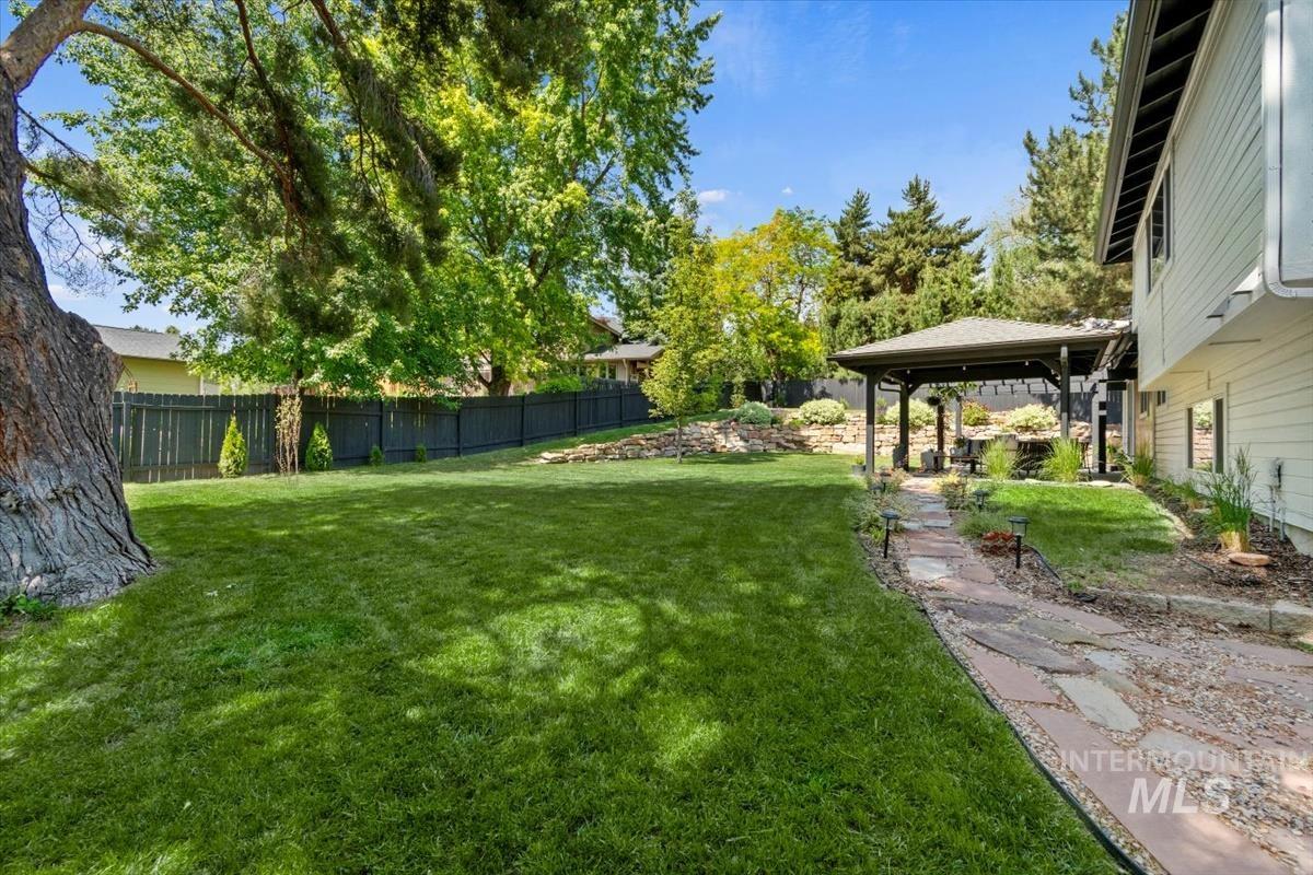 3110 E Stone Point Dr Property Photo 24