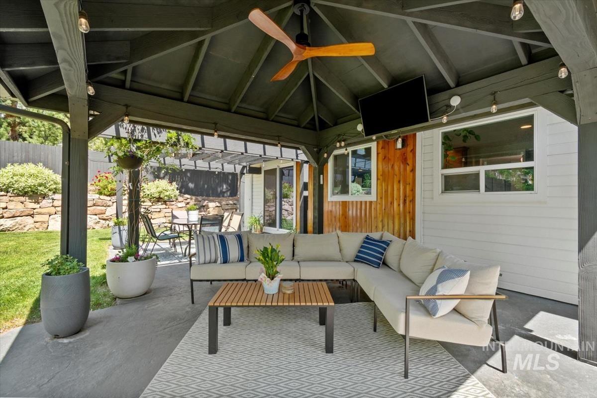 3110 E Stone Point Dr Property Photo 27