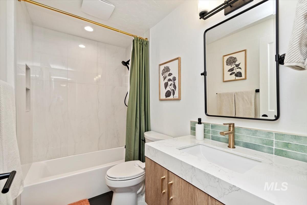 3110 E Stone Point Dr Property Photo 32
