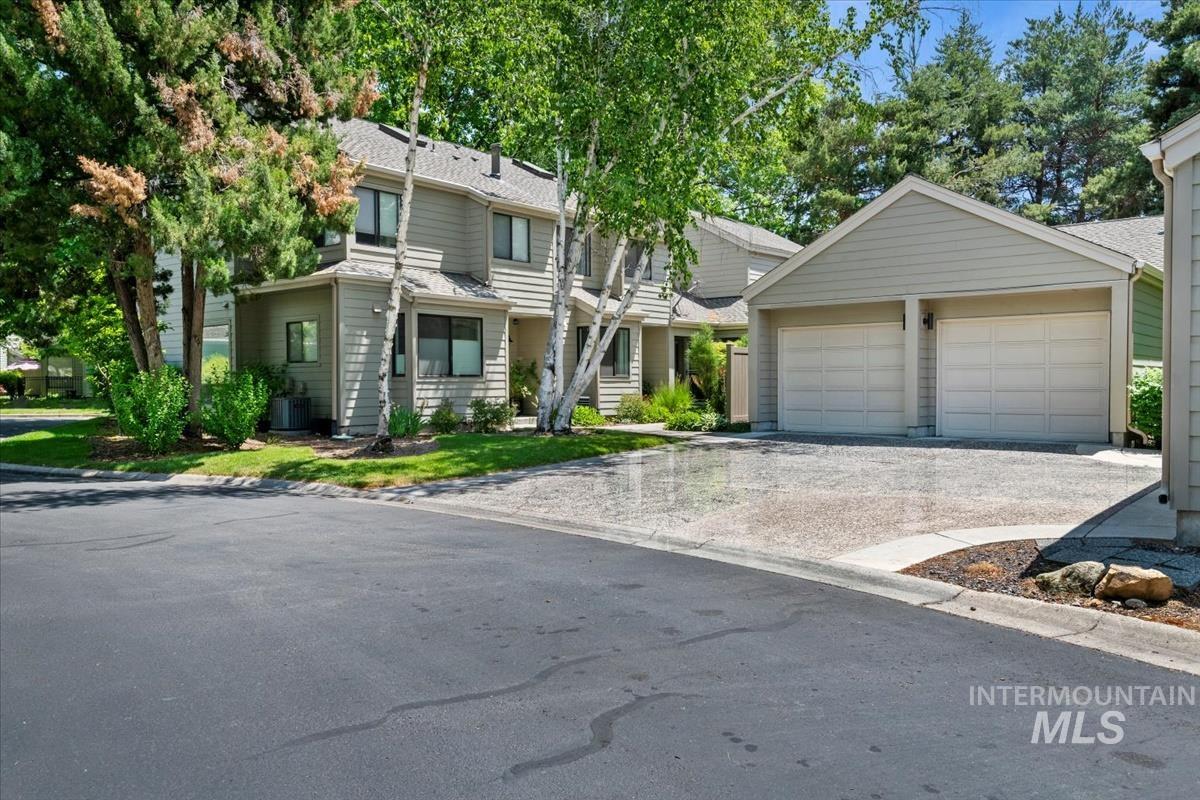 1924 Teal Ln Property Photo 3