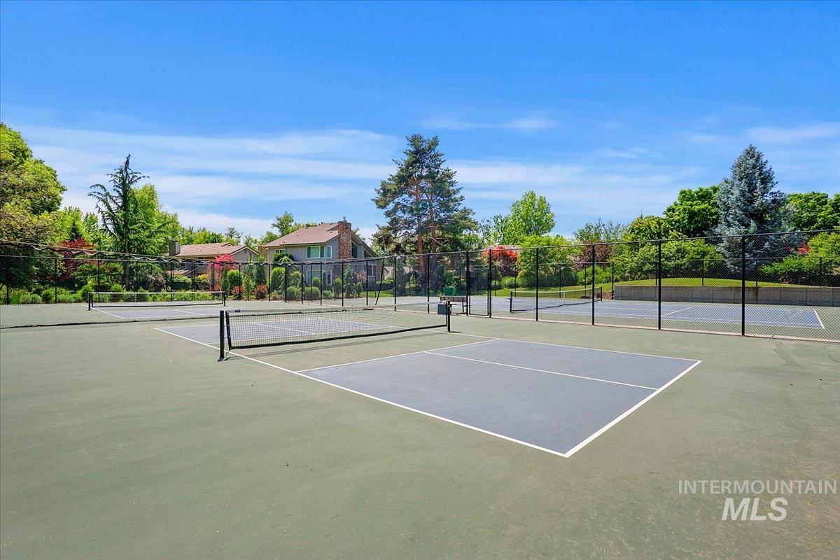 1924 Teal Ln Property Photo 42