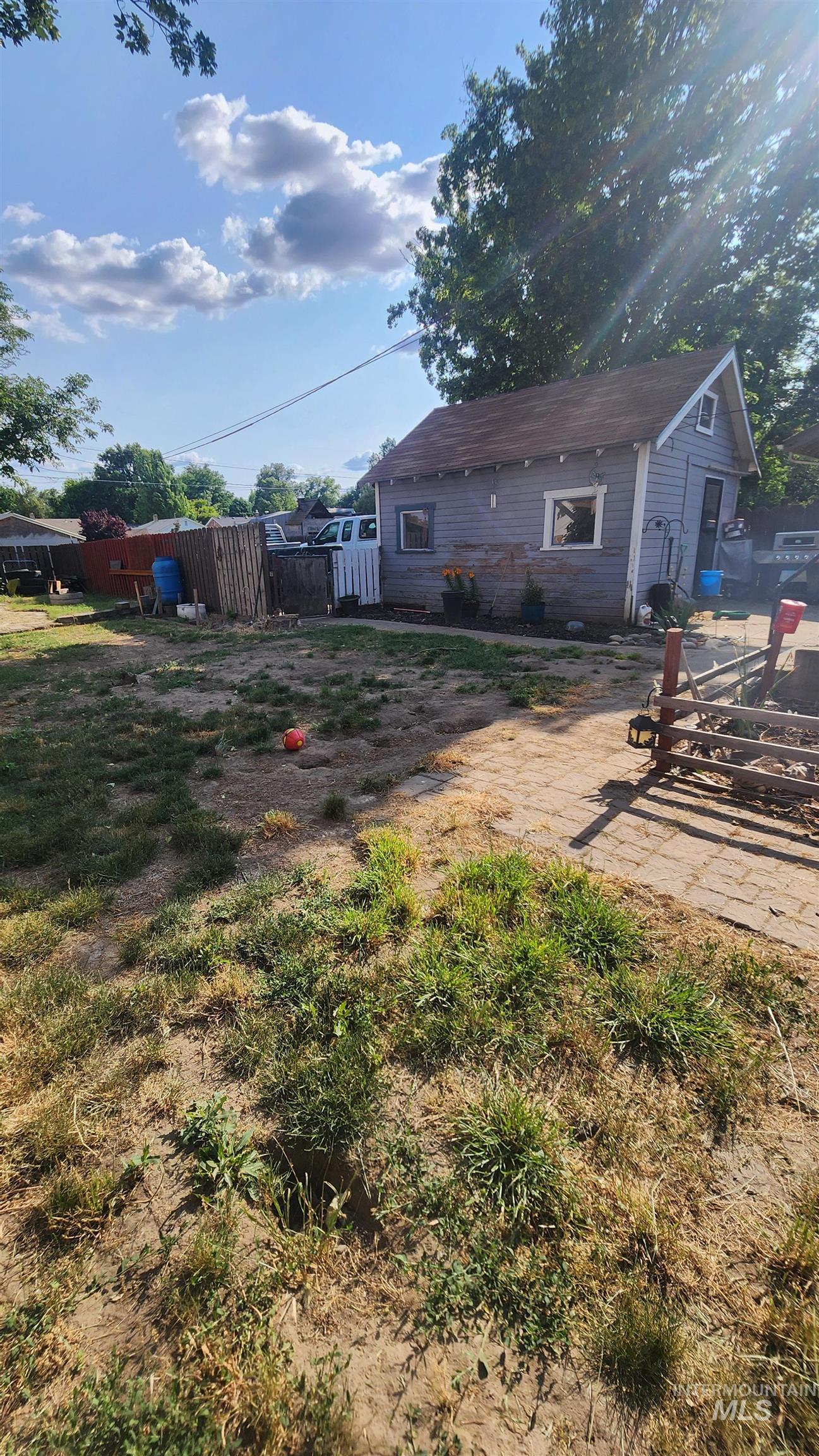 1152 11th Ave Property Photo 2