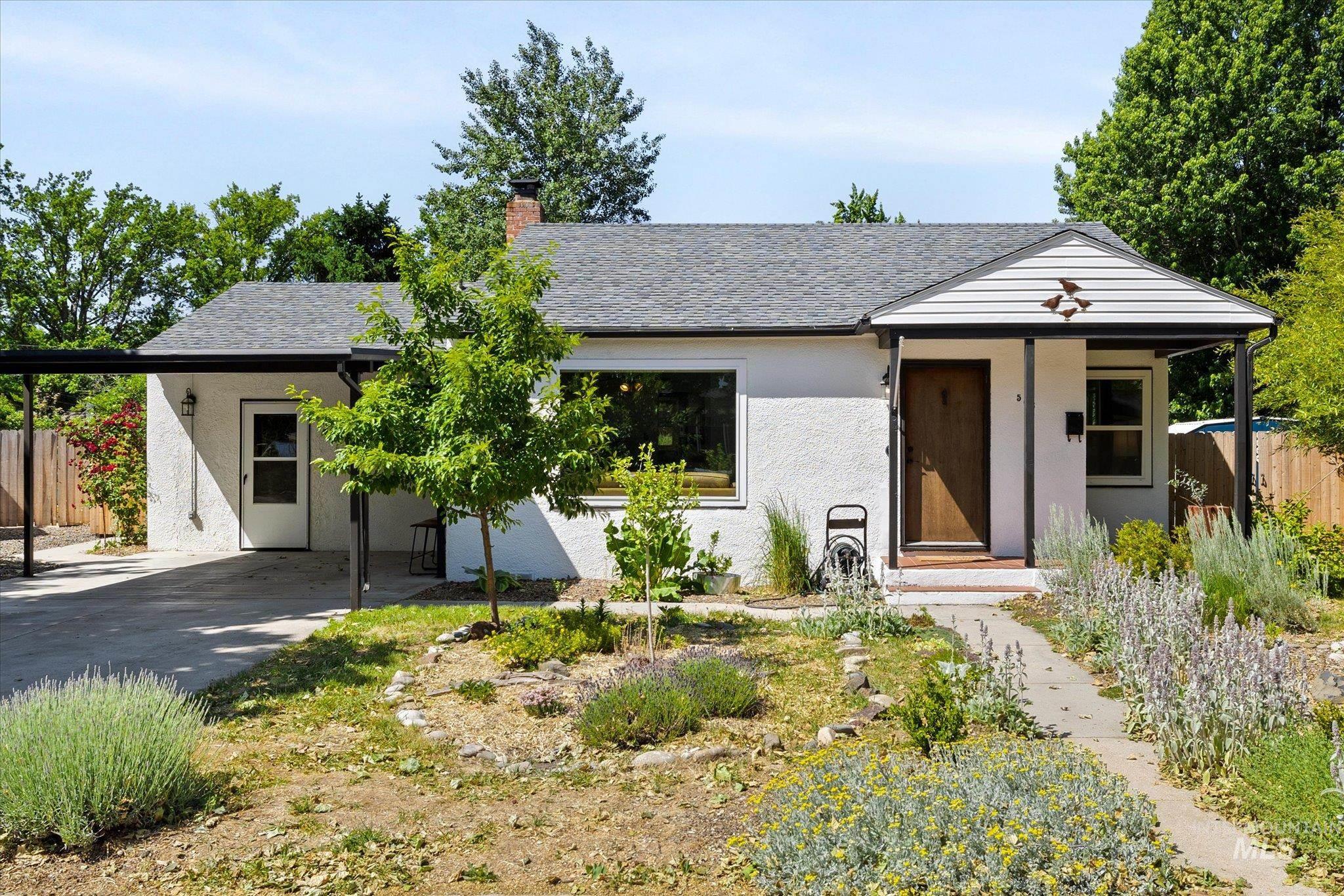 505 N Riverview Drive Property Photo 1