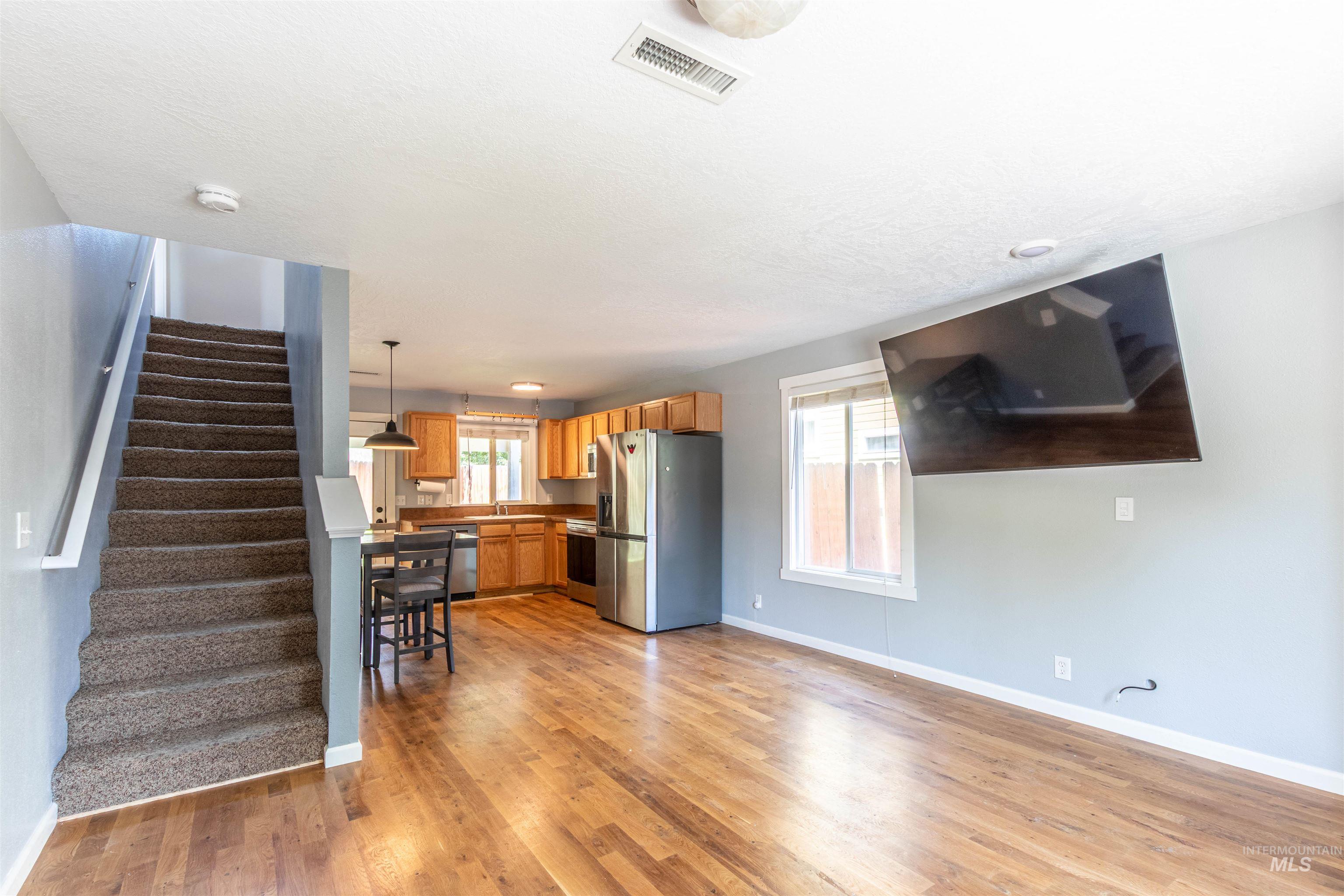 2701 S Gourley Property Photo 3