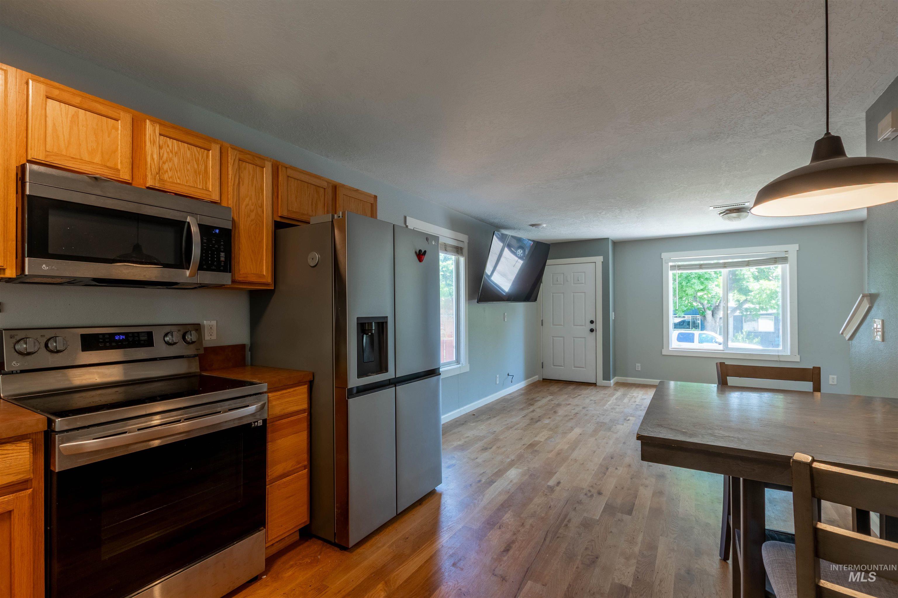 2701 S Gourley Property Photo 8