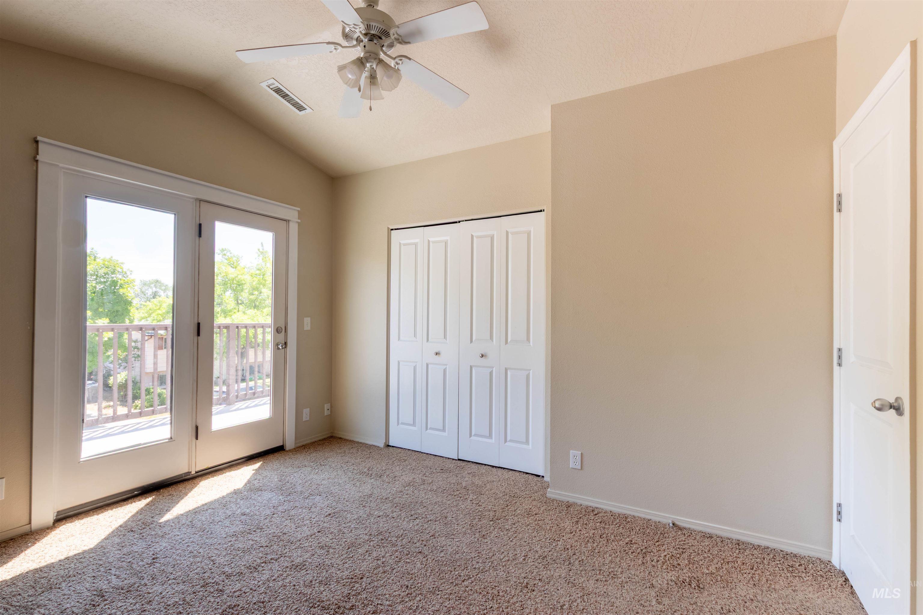 2701 S Gourley Property Photo 12