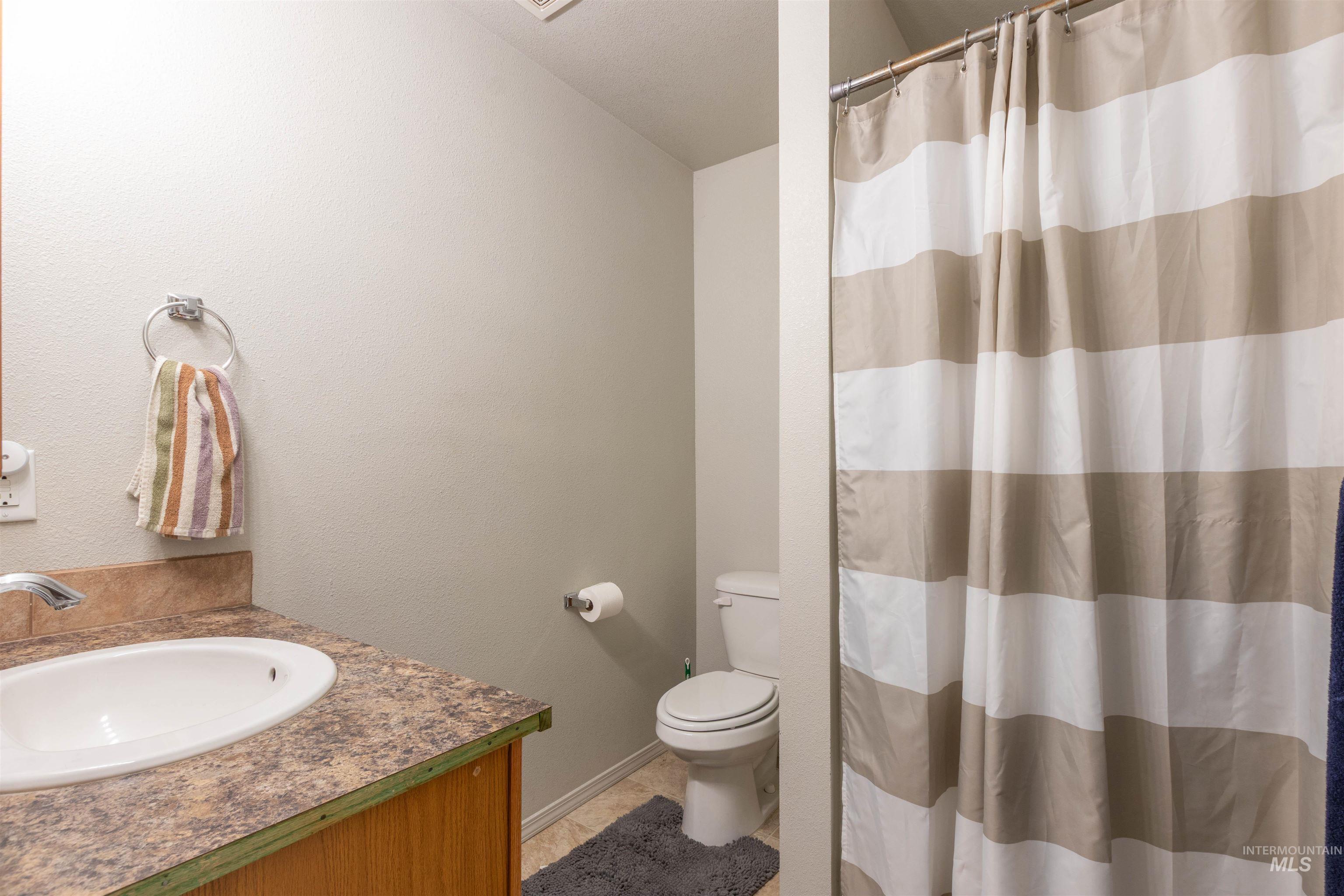 2701 S Gourley Property Photo 16