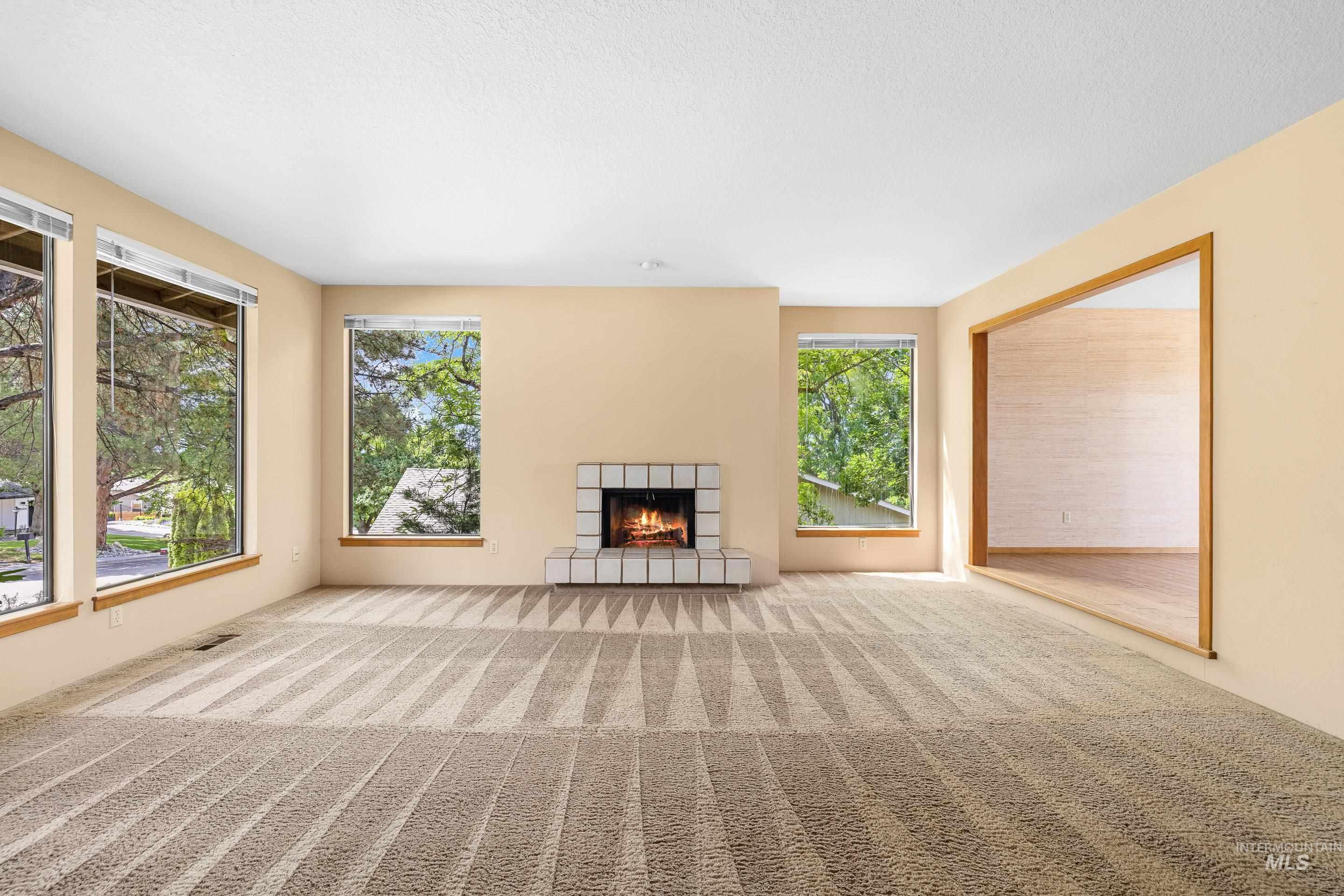 3087 N North Mountain Road Property Photo 8