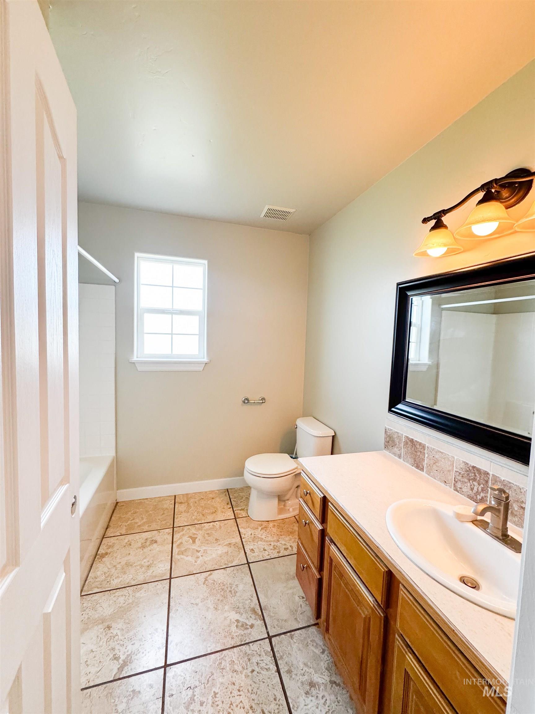 166 Eric Rd Property Photo 12