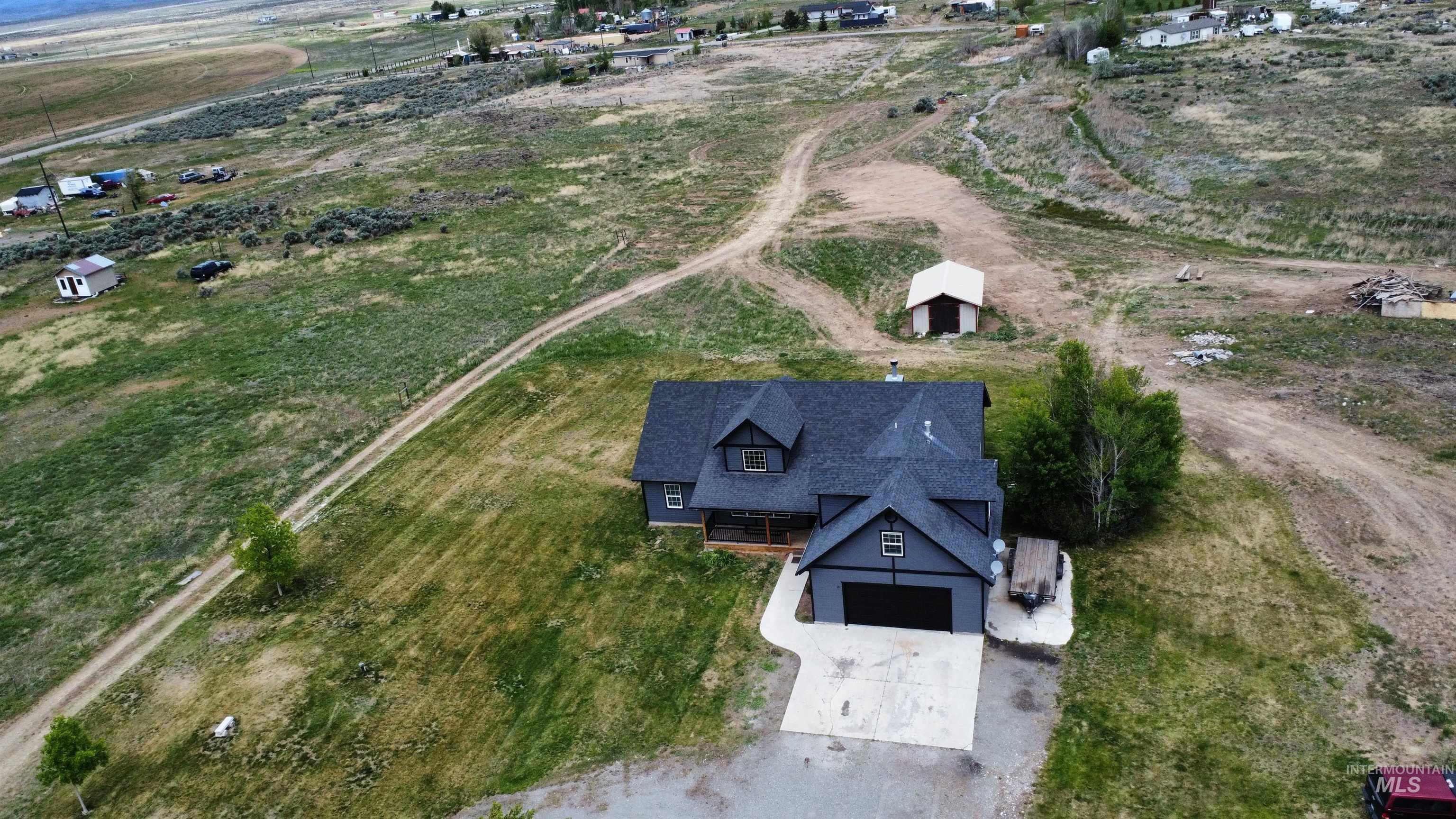 166 Eric Rd Property Photo 17