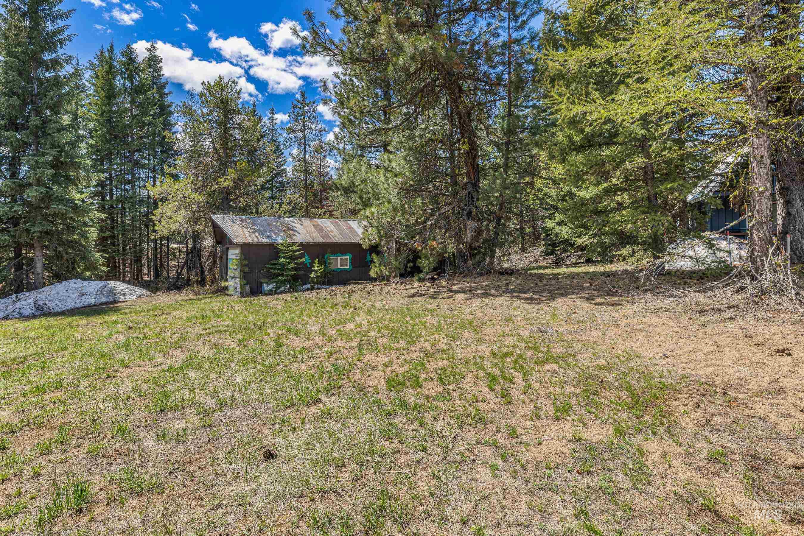 2125 W Mountain Rd Property Photo 4